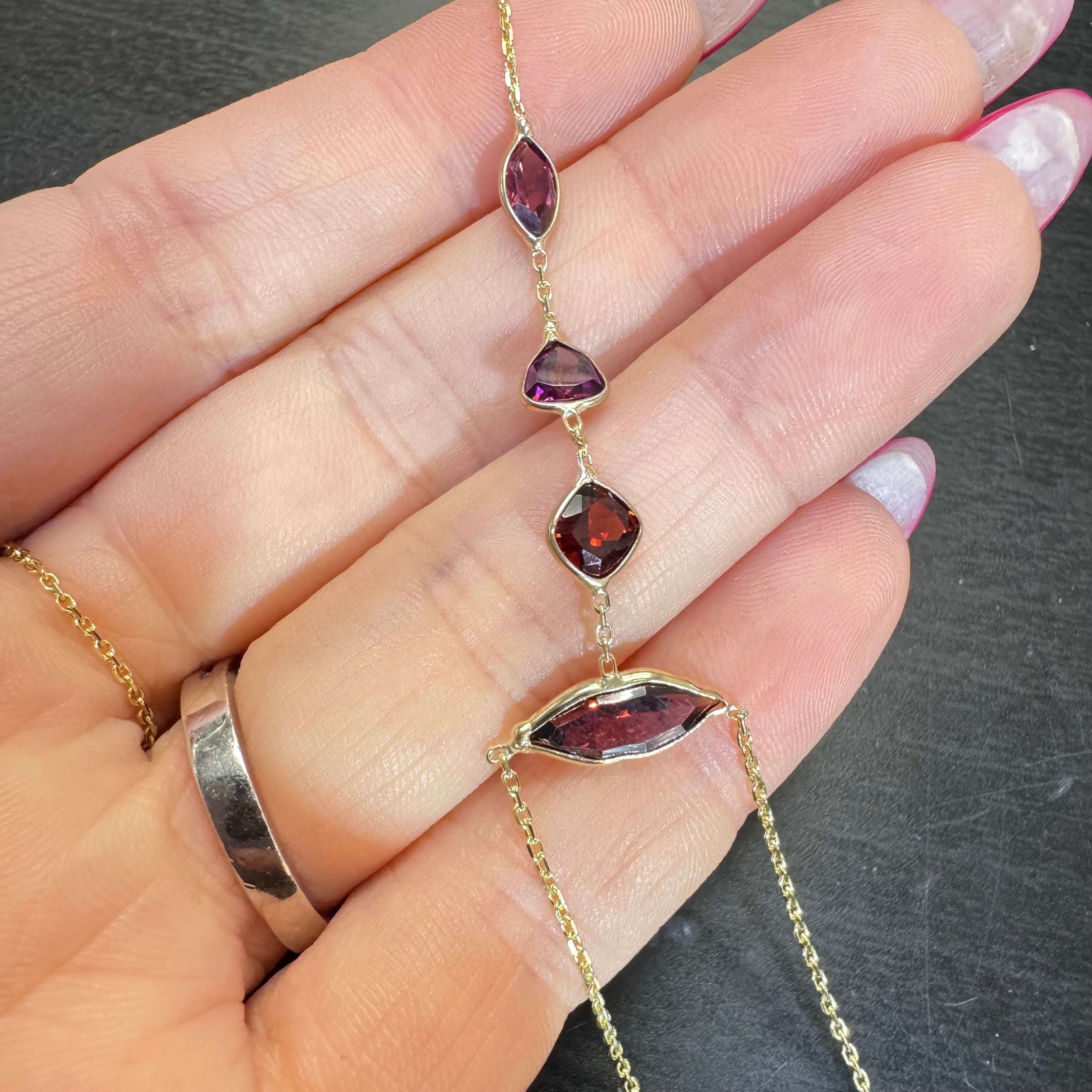 14K Yellow Gold Natural Multi Shape Garnet Lips Handchain