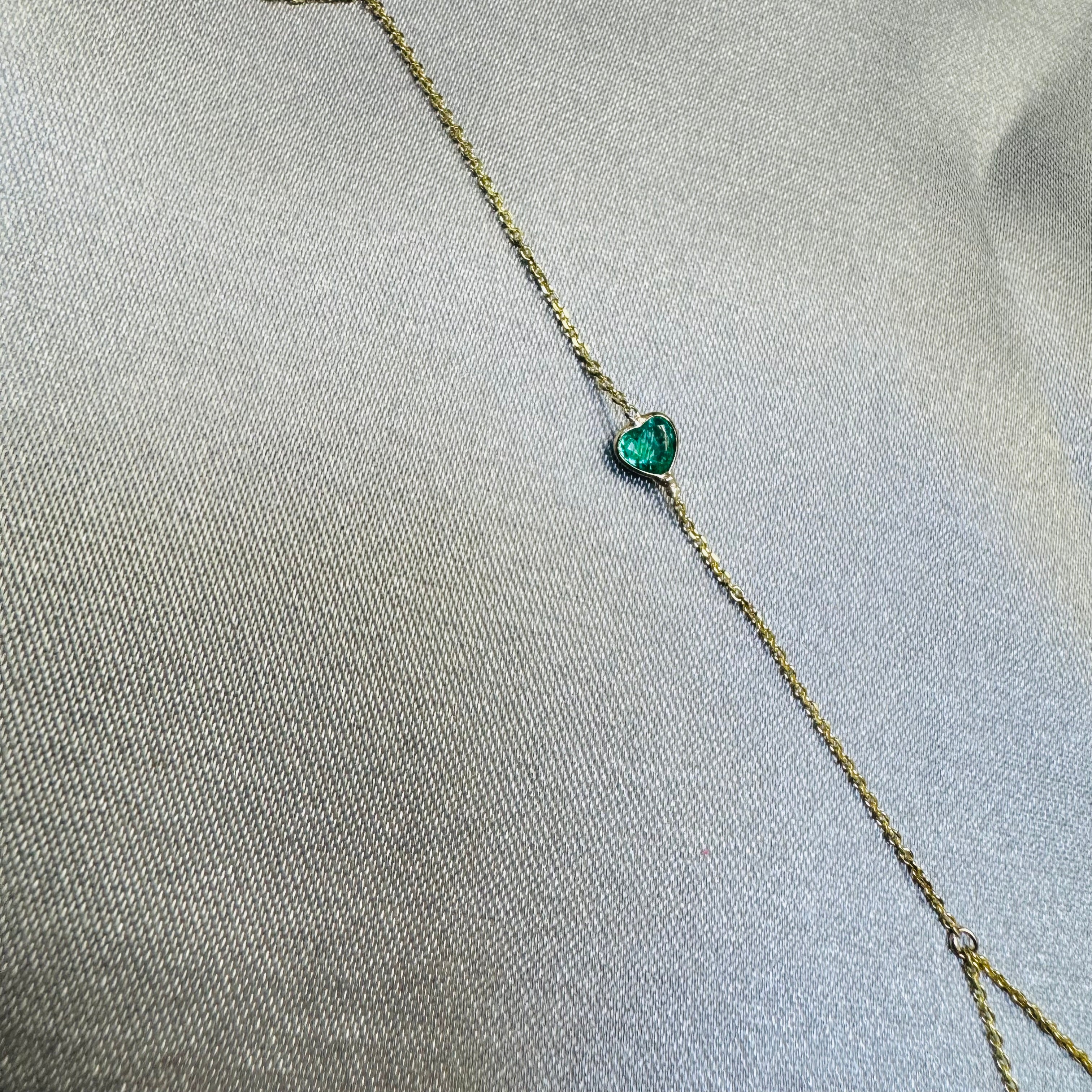 14K Yellow Gold Heart Emerald Handchain