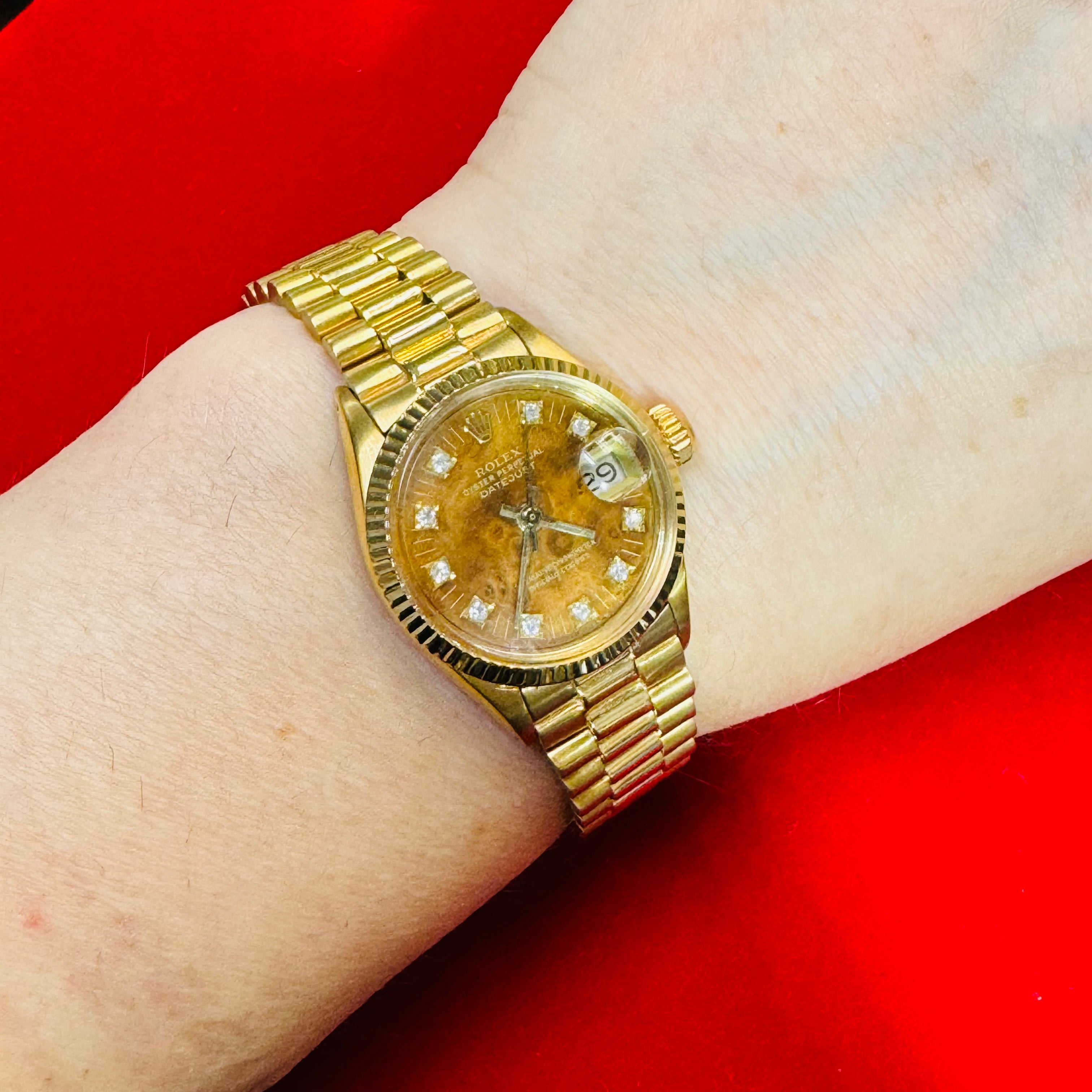 26mm 18K Yellow Gold Vintage Ladies Presidential Rolex Wristwatch with Wood Dial