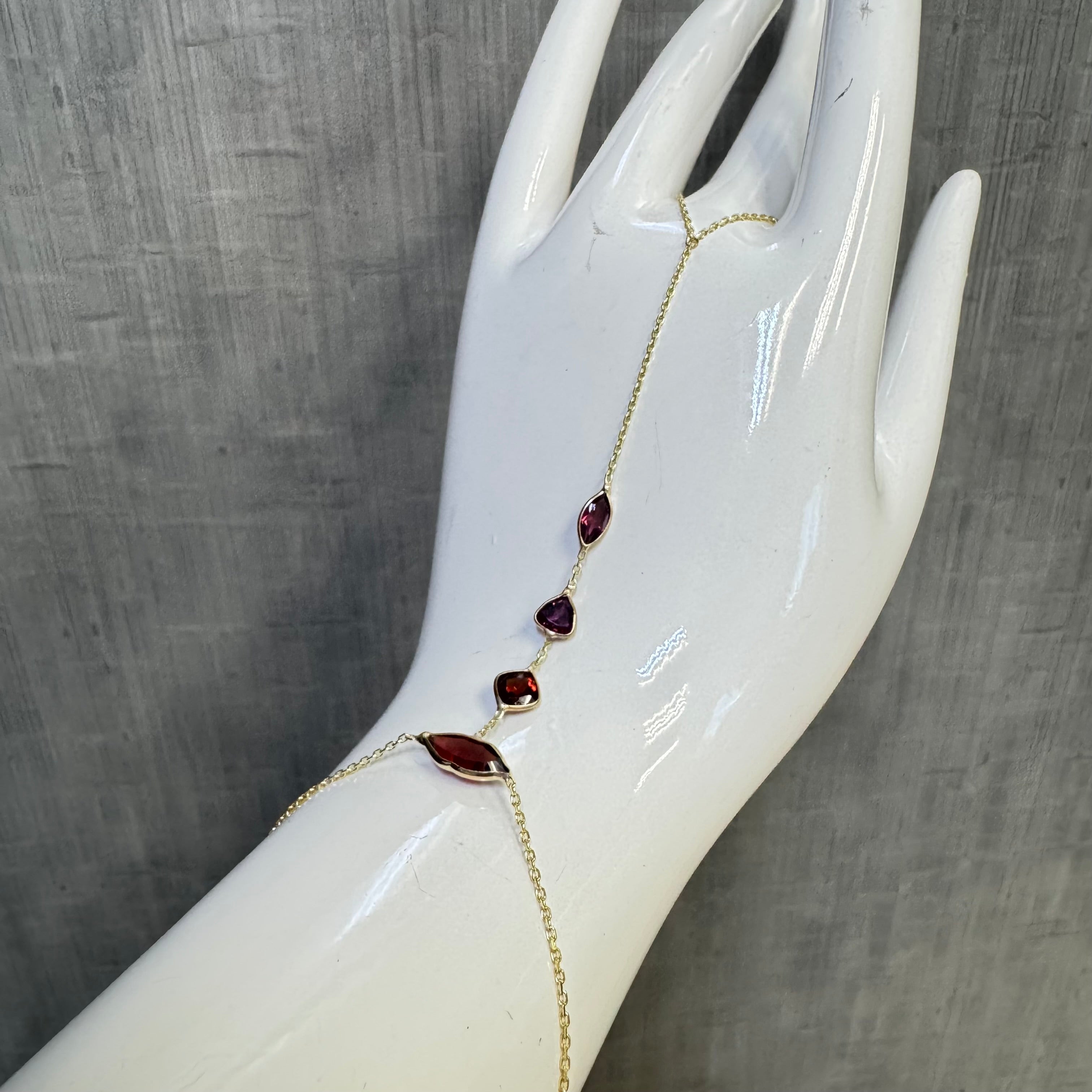 14K Yellow Gold Natural Multi Shape Garnet Lips Handchain