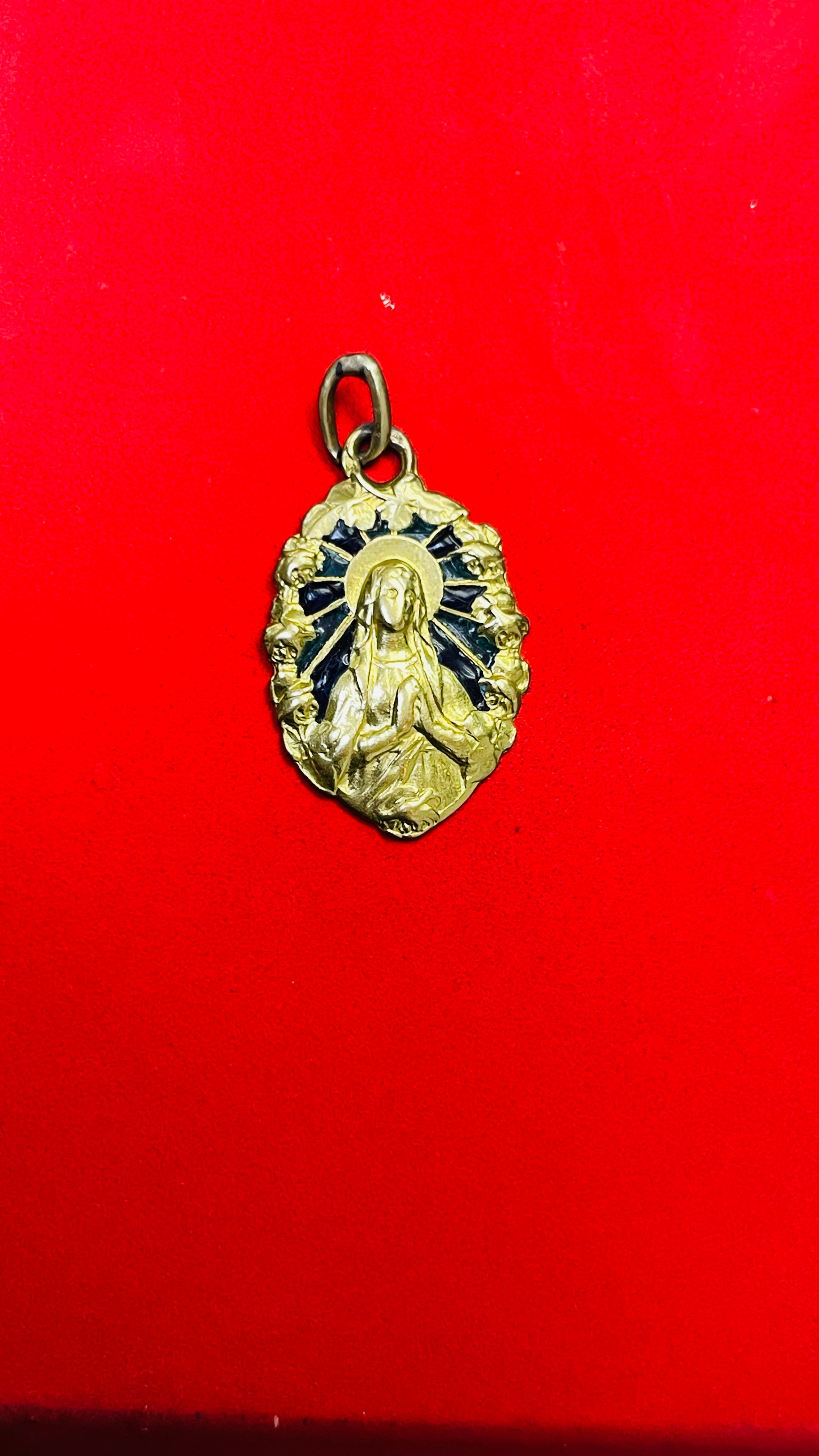 18K Yellow Gold Mary Pendant