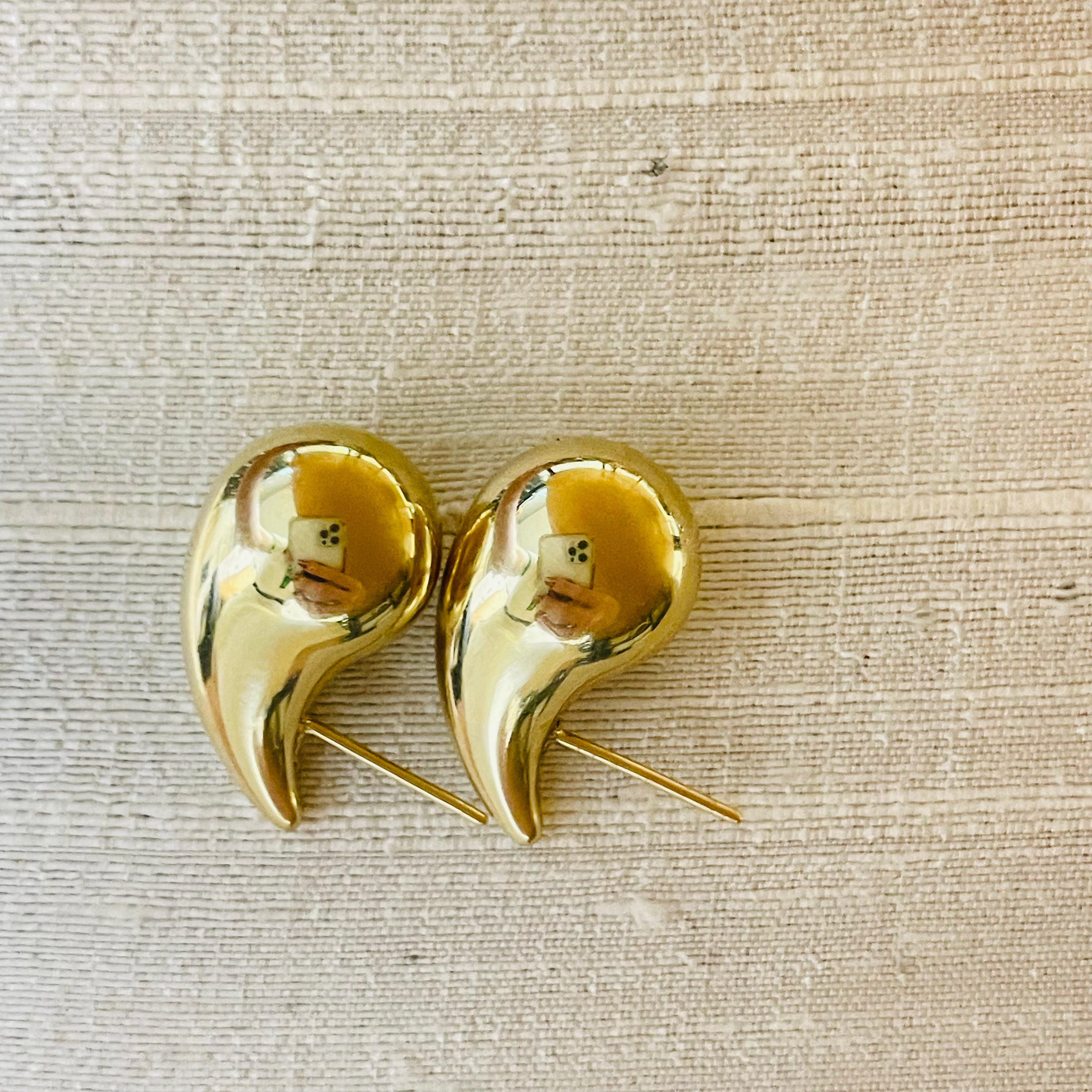 14K Yellow Gold 22mm Sleek Tear Drop Earrings