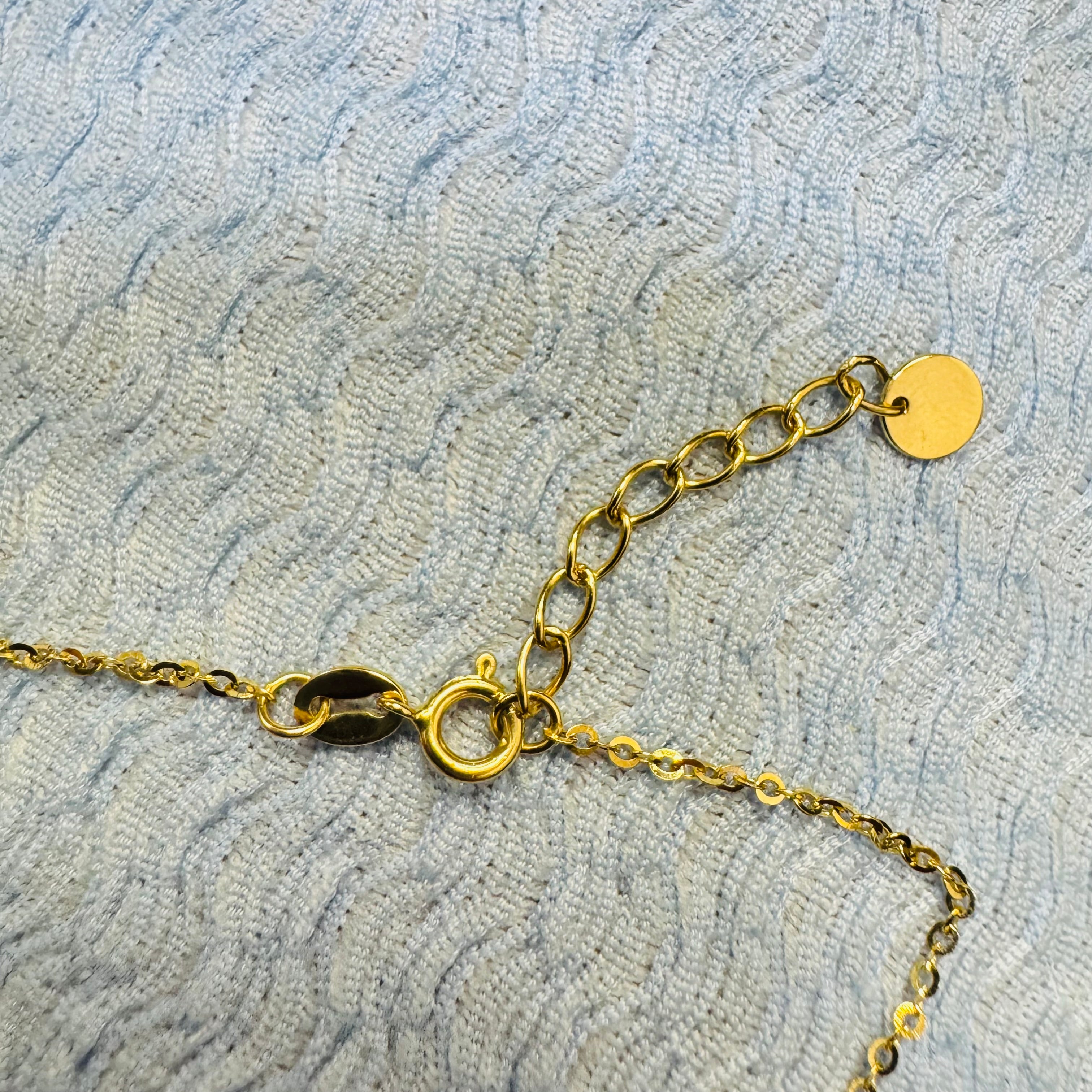 10K Yellow Gold Engine Turned Flower Clover Bracelet 7-8"