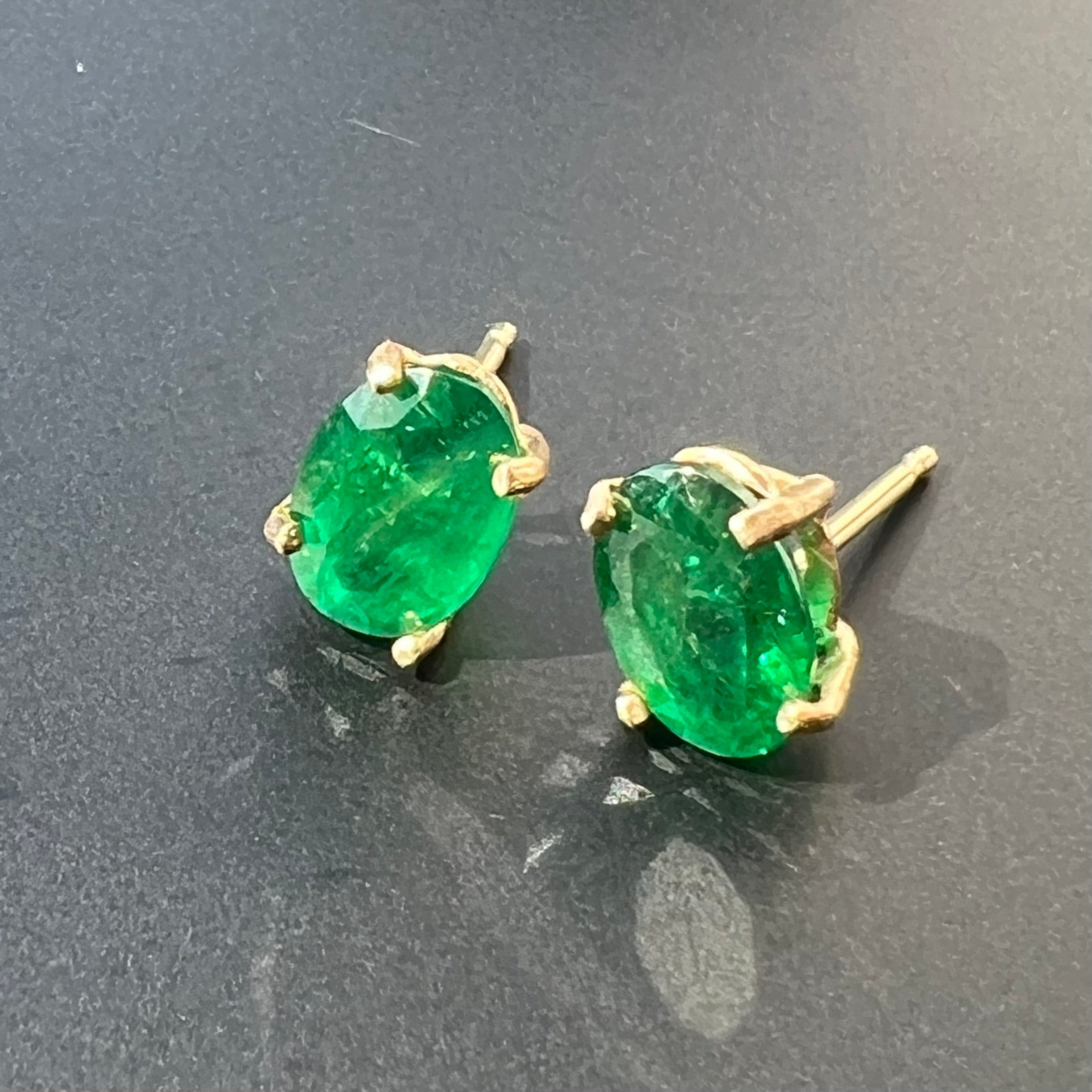 14K Yellow Gold Colombian Emerald Oval Stud Earrings