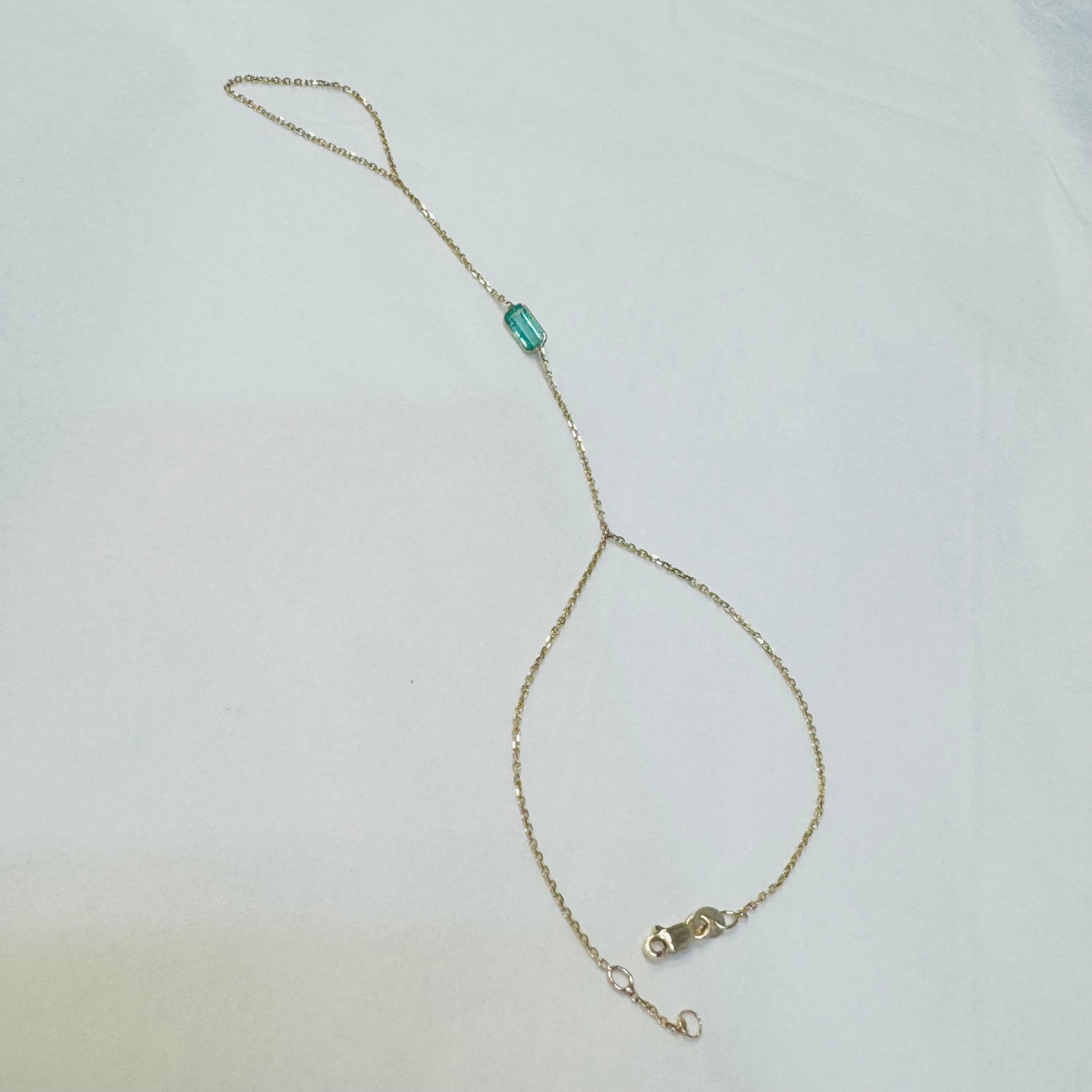14k Yellow Gold Colombian Emerald Handchain