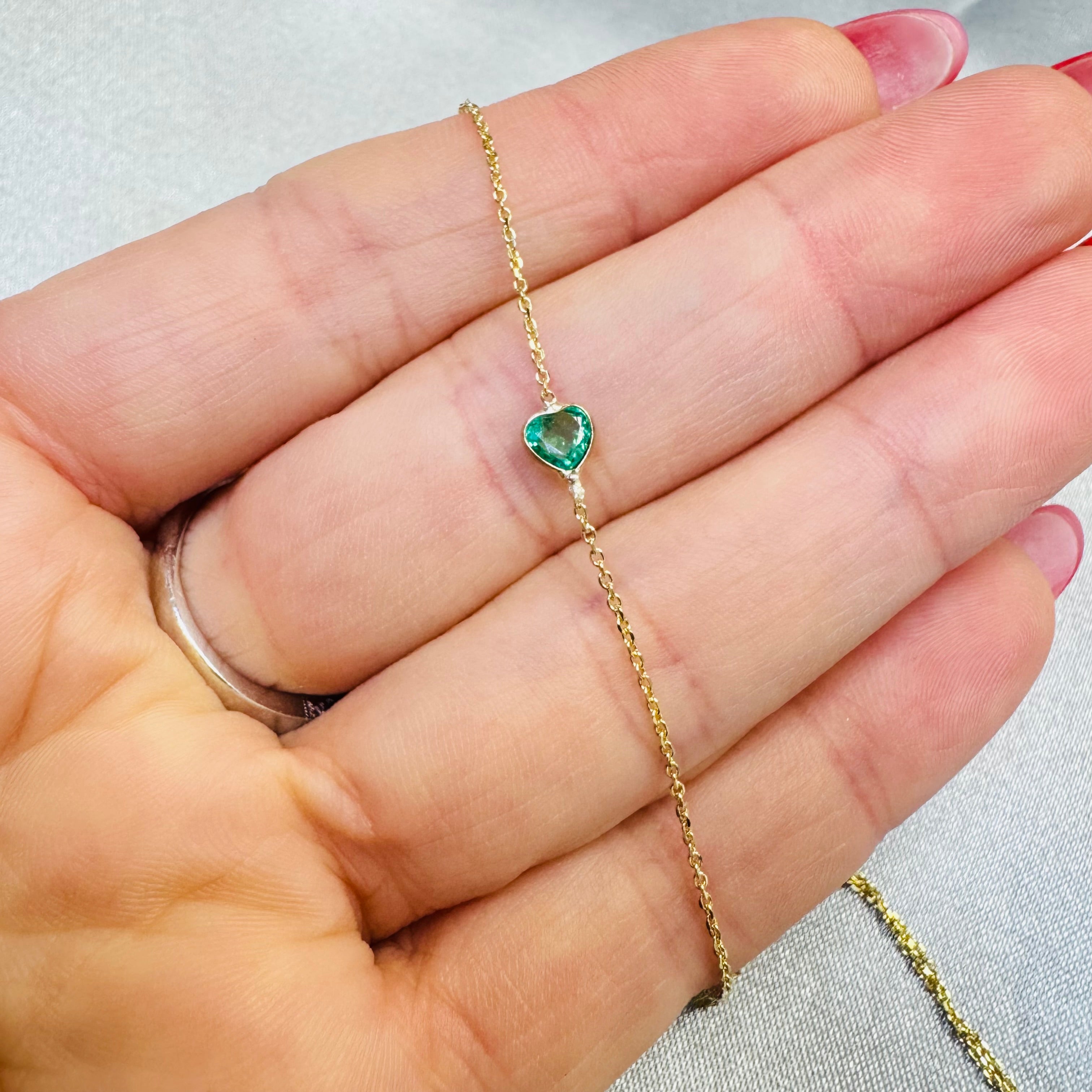 14K Yellow Gold Heart Emerald Handchain