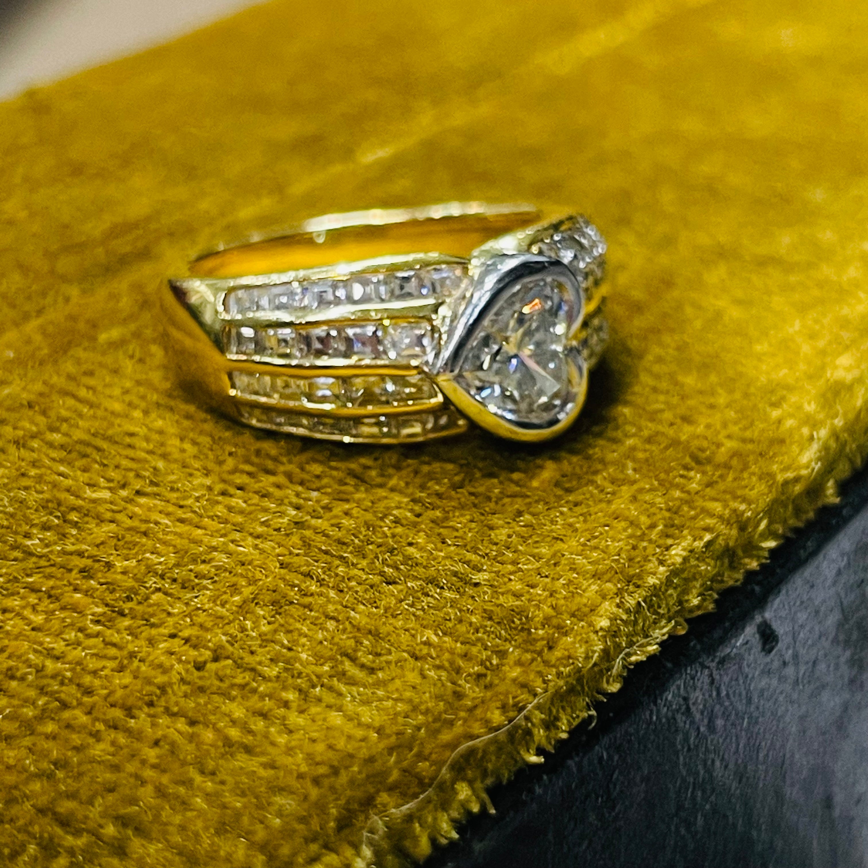 18K Yellow Gold Diamond Heart Ring