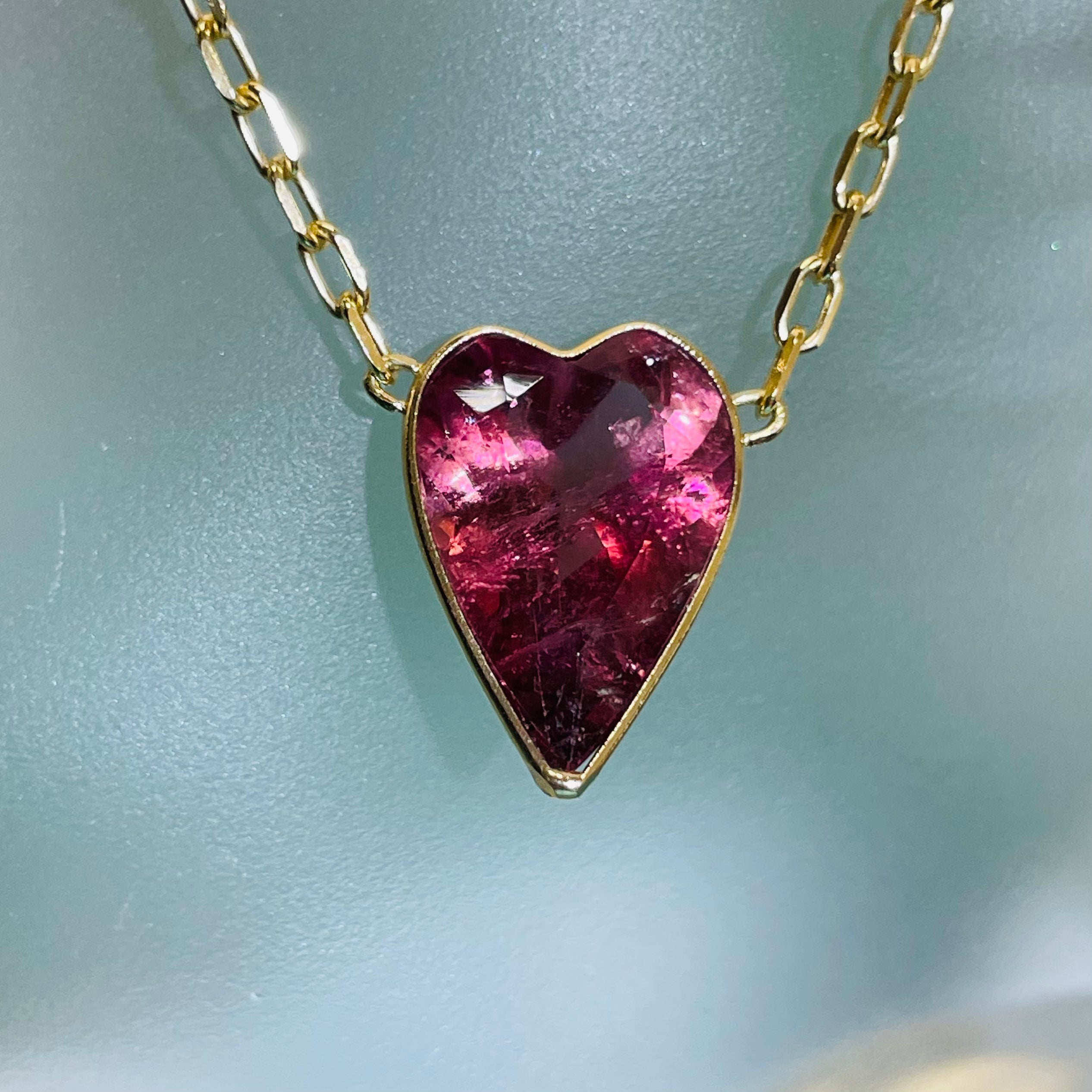 9CT Natural Reddish Pink Tourmaline Heart Solitaire Necklace Pendant 18K Yellow