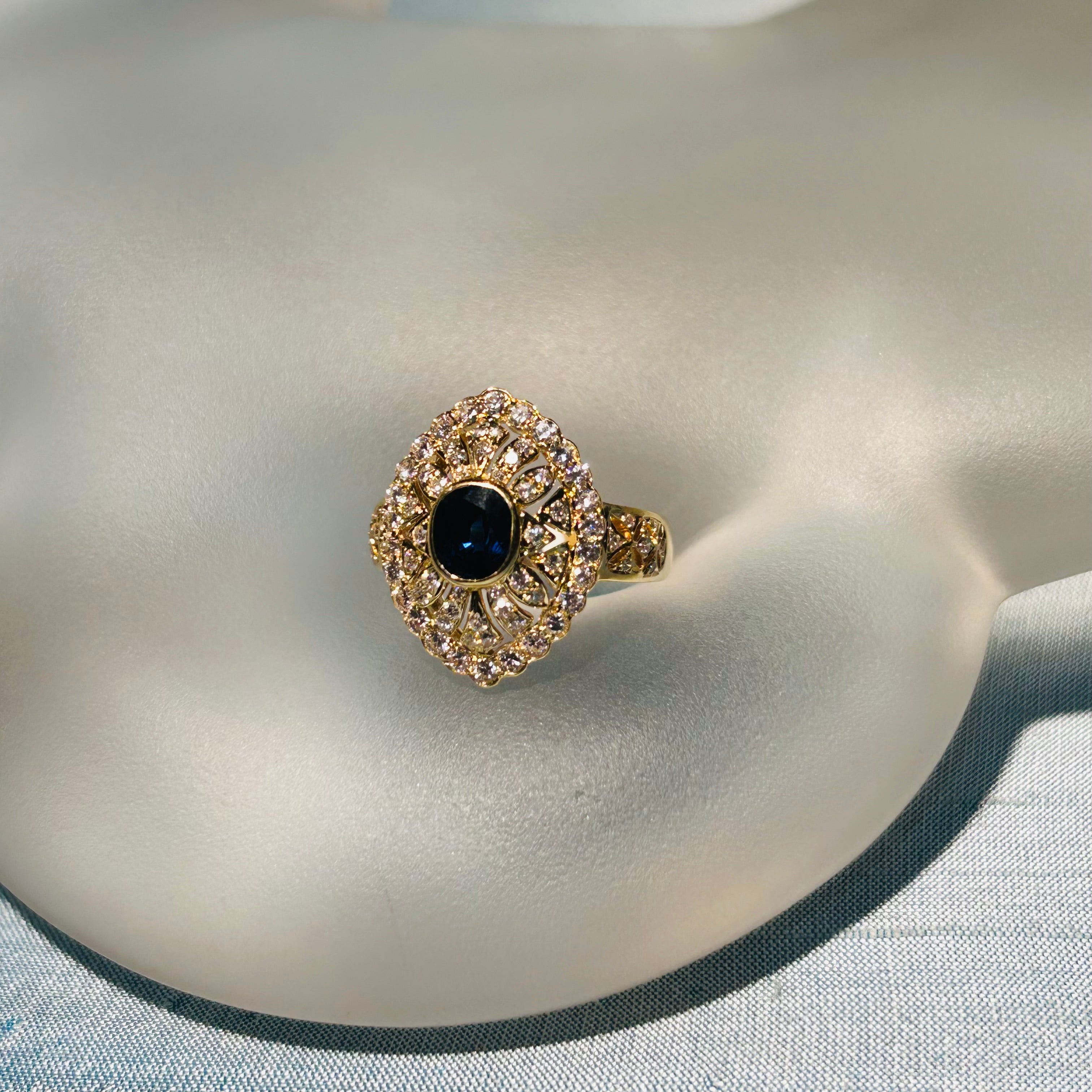 18K Yellow Gold Natural Diamond And Natural Blue Sapphire Size 6.5