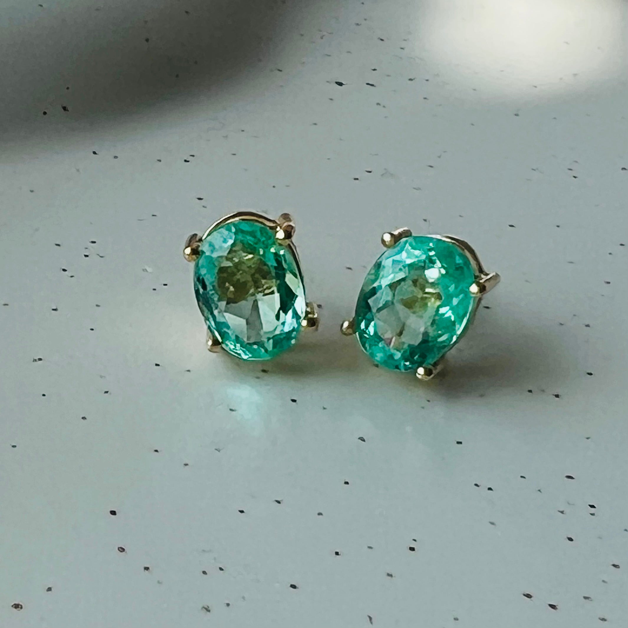 18K Yellow Gold Colombian Emerald Oval Stud Earrings