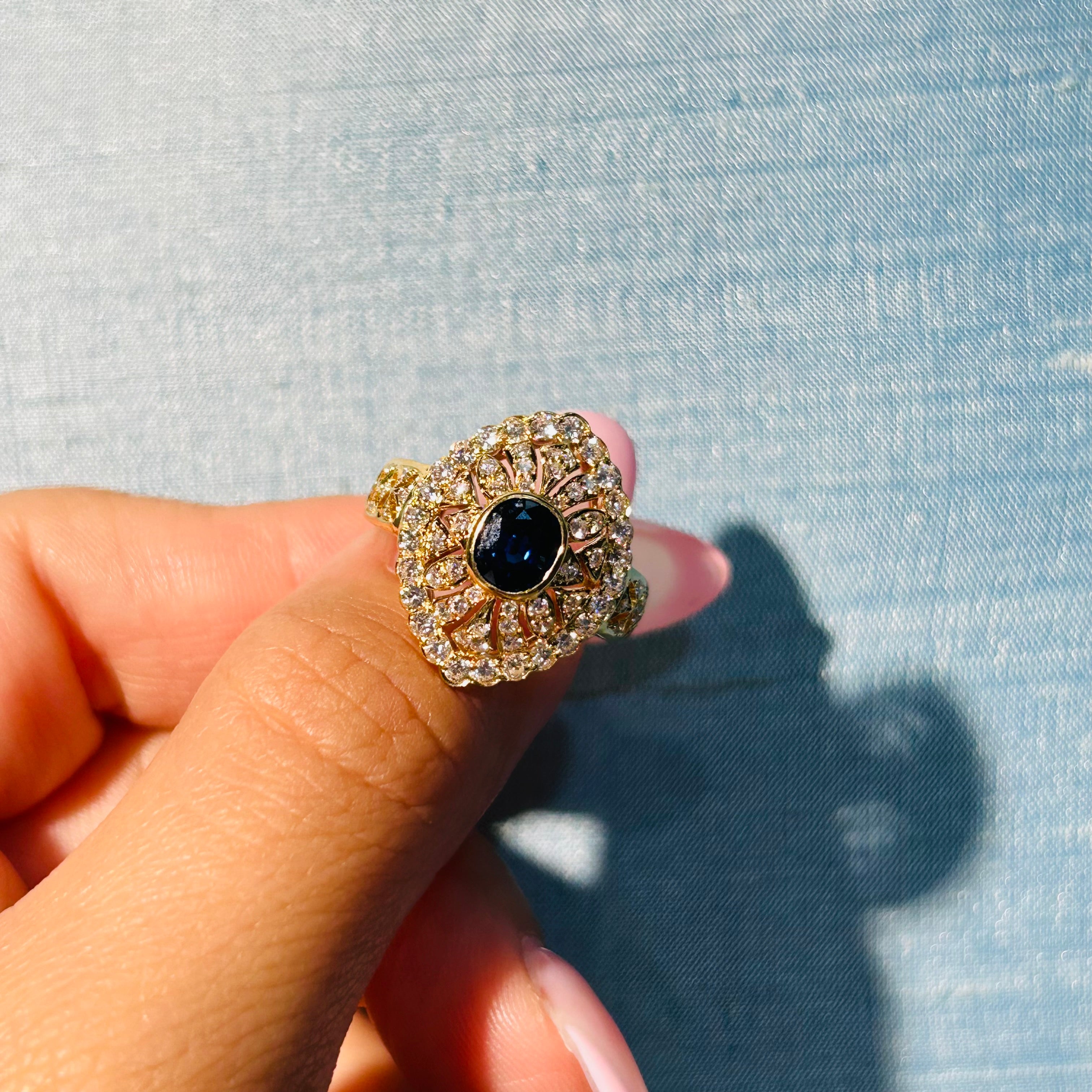 18K Yellow Gold Natural Diamond And Natural Blue Sapphire Size 6.5
