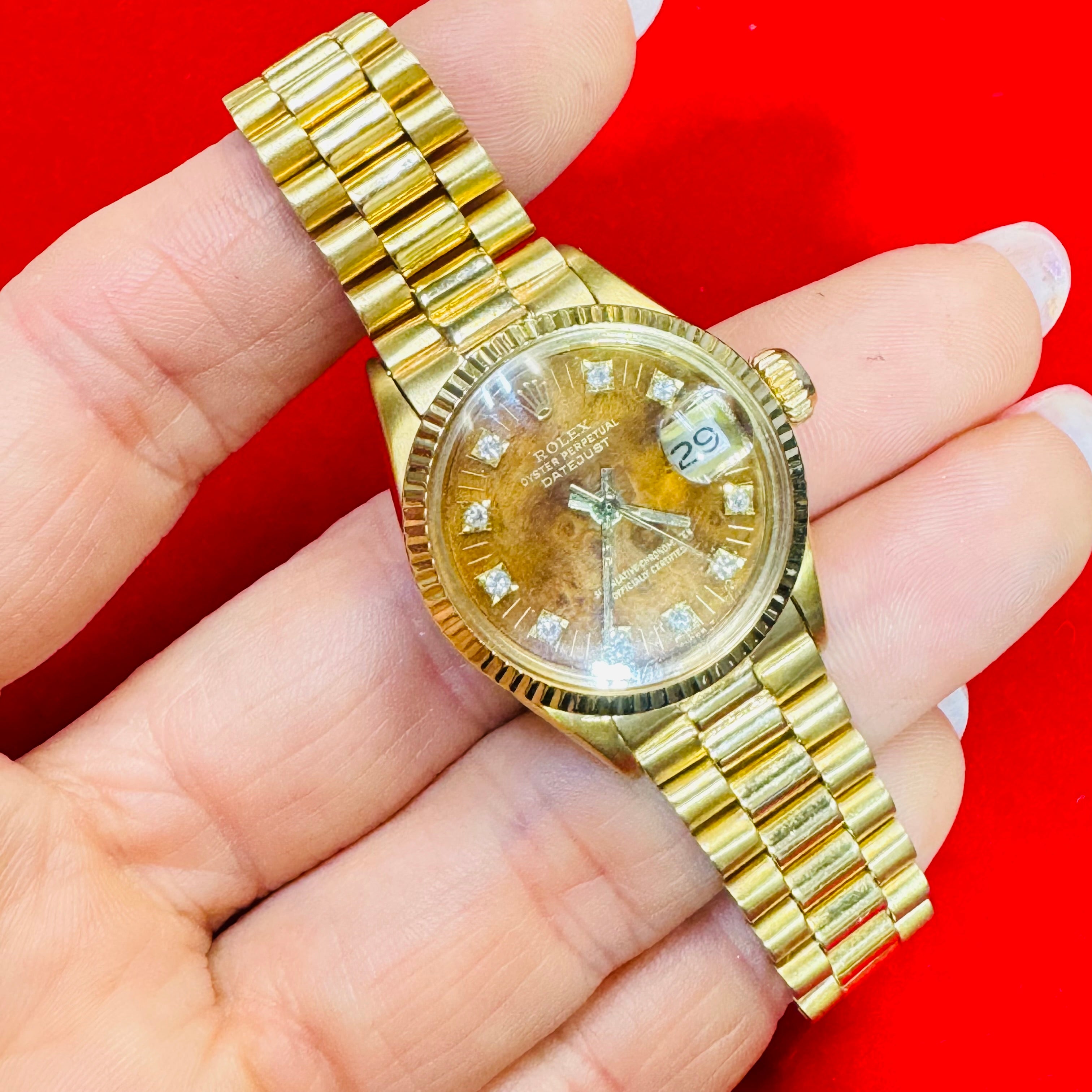 26mm 18K Yellow Gold Vintage Ladies Presidential Rolex Wristwatch with Wood Dial