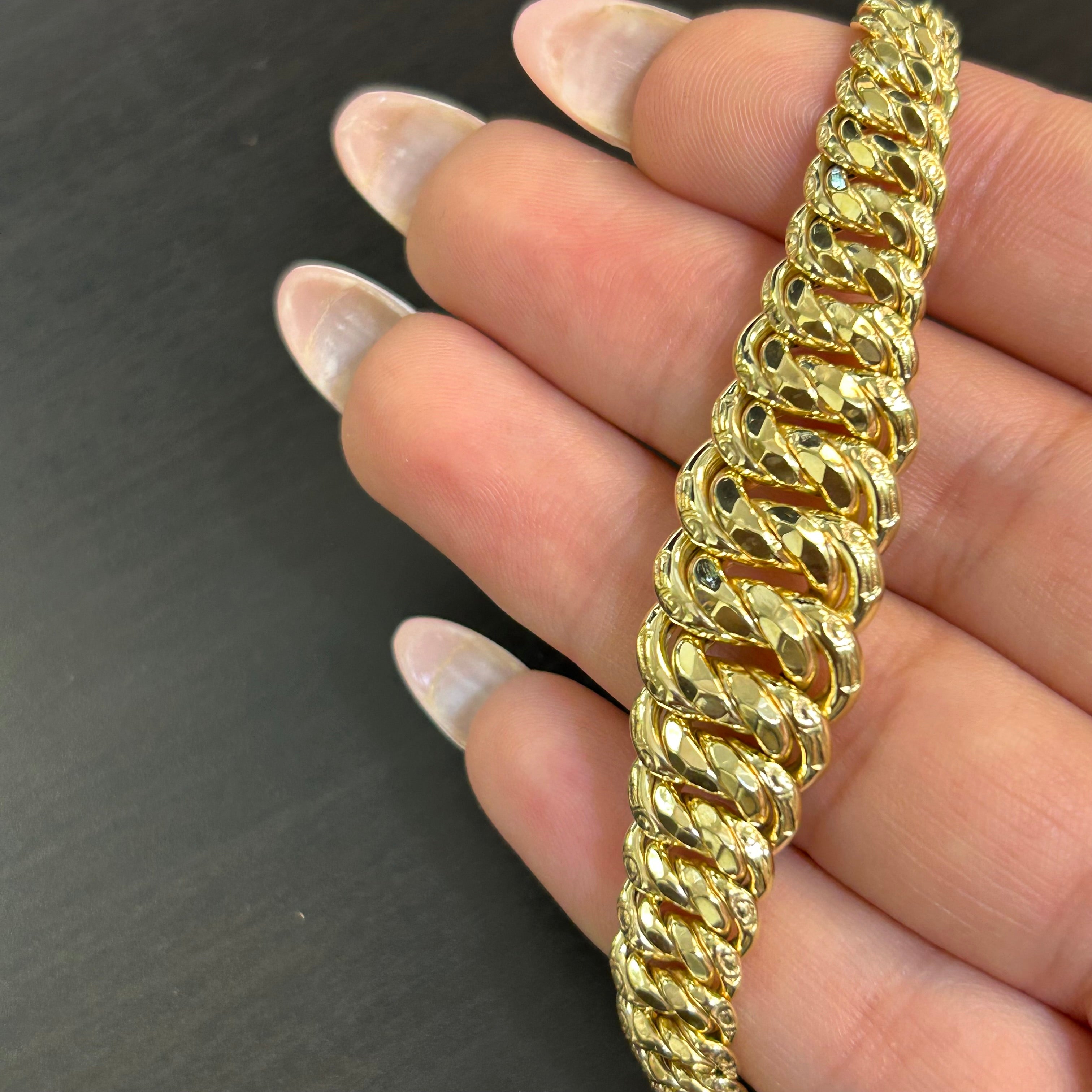 10K Yellow Gold Graduated Interlinked Bracelet 7.25”