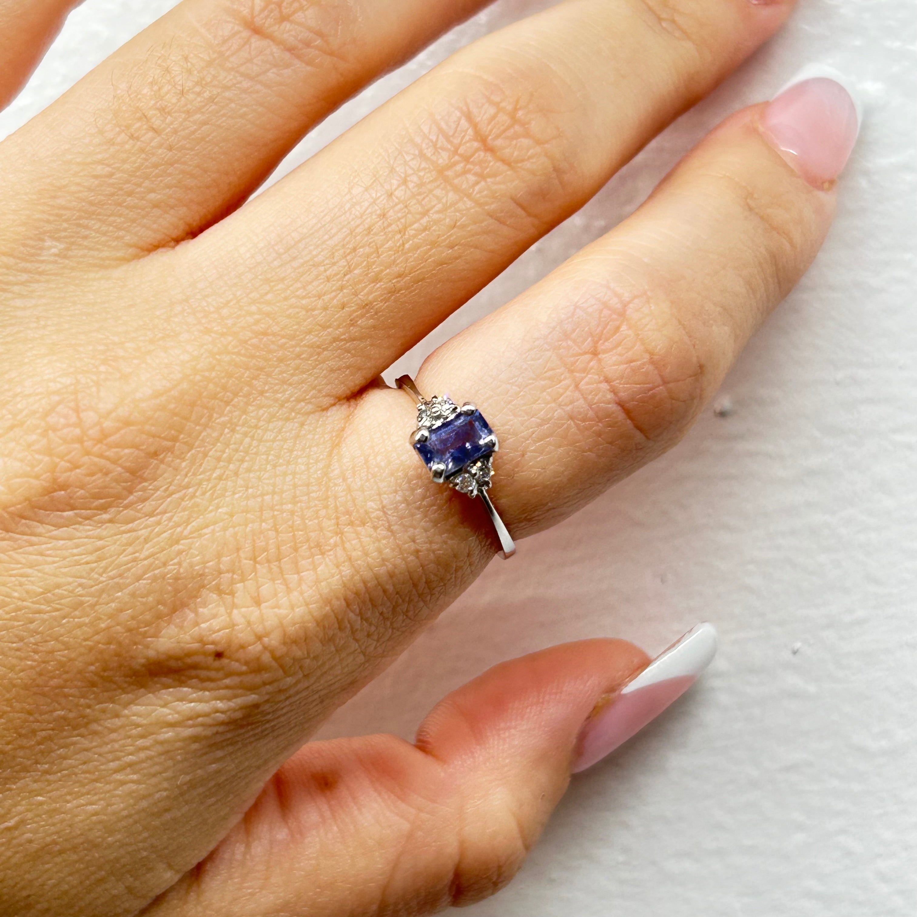 14K Solid White Gold Emerald Cut Purple Tanzanite & Diamond Ring size 6