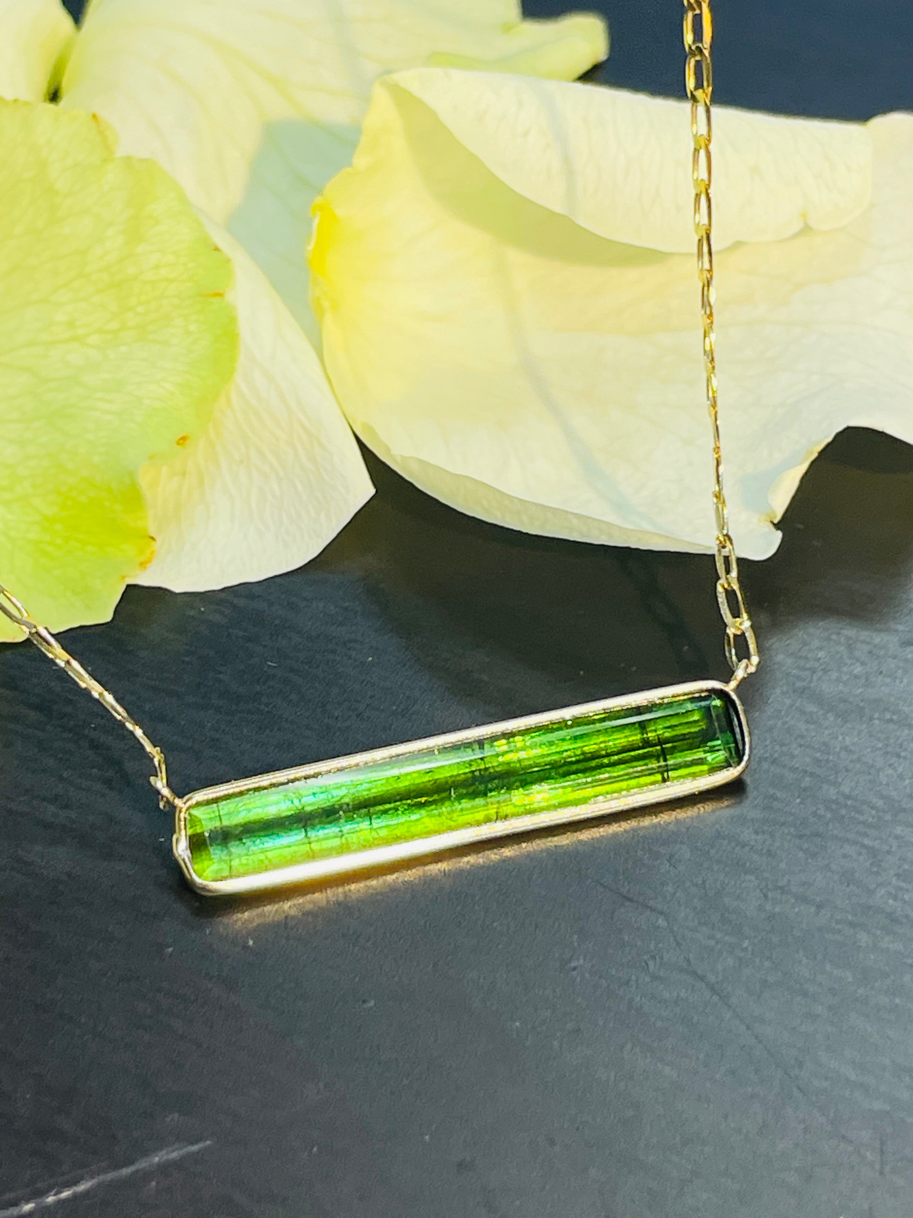 6.2CT Green Tourmaline and Solid 14K Yellow Gold Curb Link Chain Necklace 16"