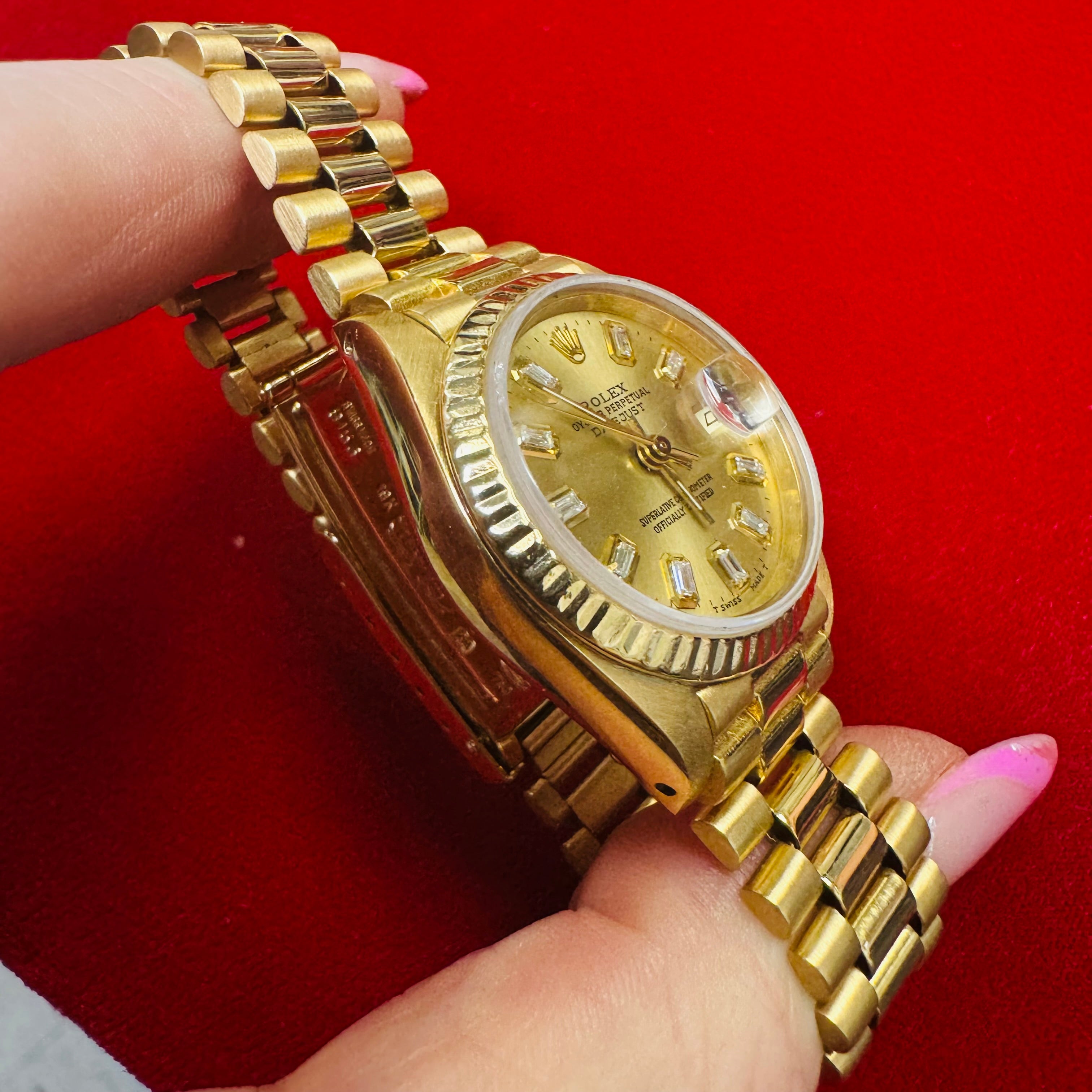 26mm 18K Yellow Gold Vintage Ladies Presidential Rolex Wristwatch with Baguette