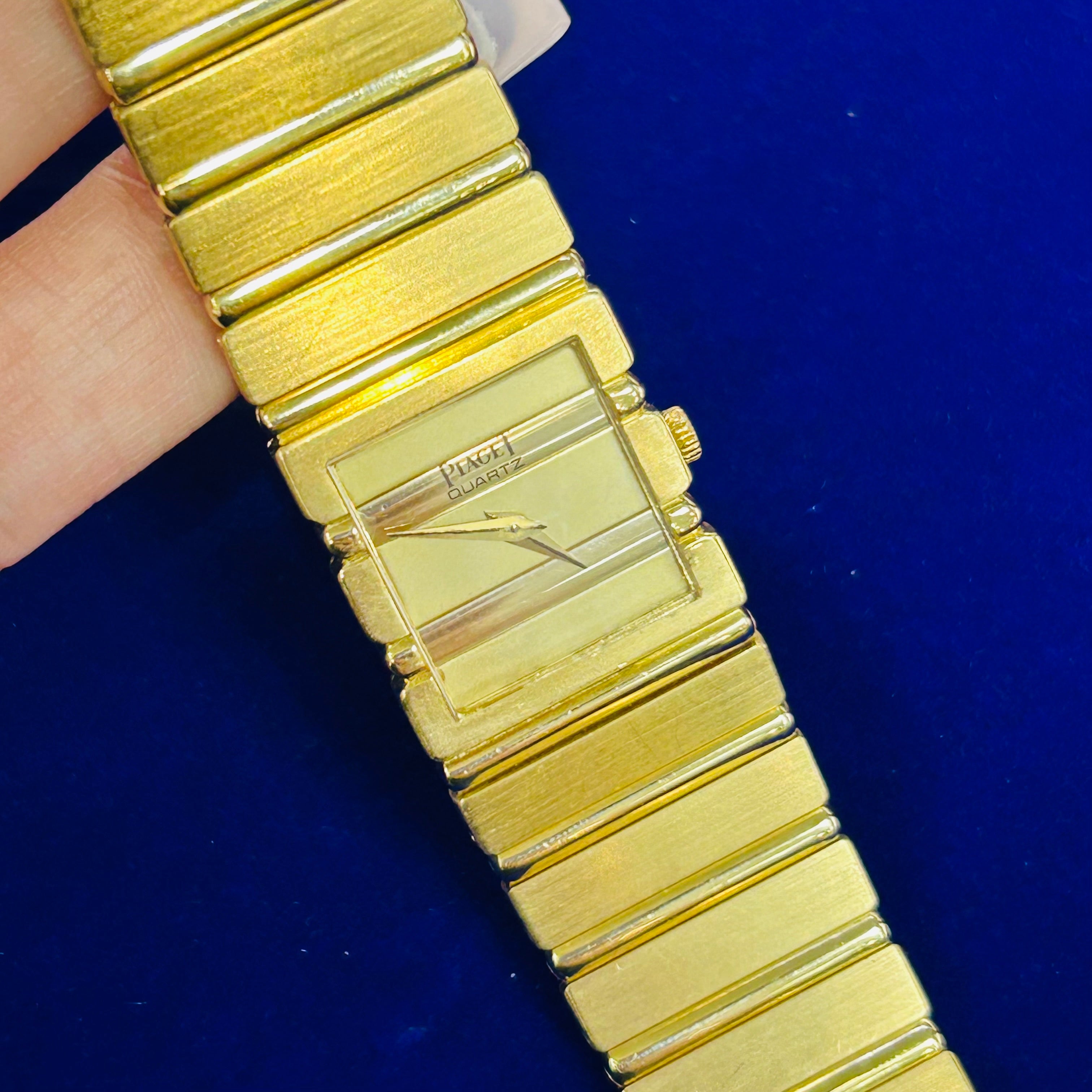 Piaget Polo 18K Yellow Gold 25mm Quartz Watch – Ref. 8131 C701