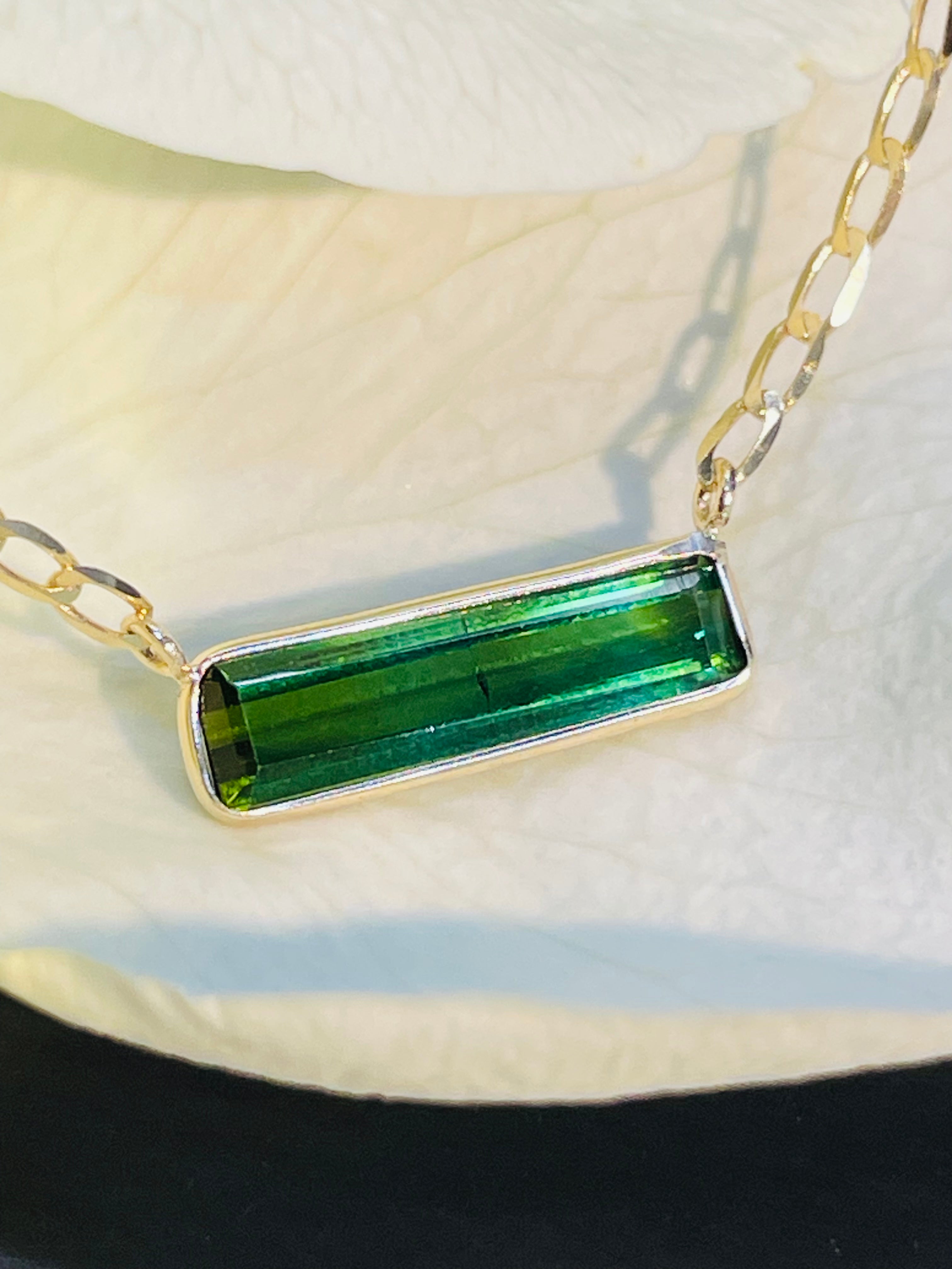 2CT Green Tourmaline and Solid 14K Yellow Gold Curb Link Chain Necklace 16"