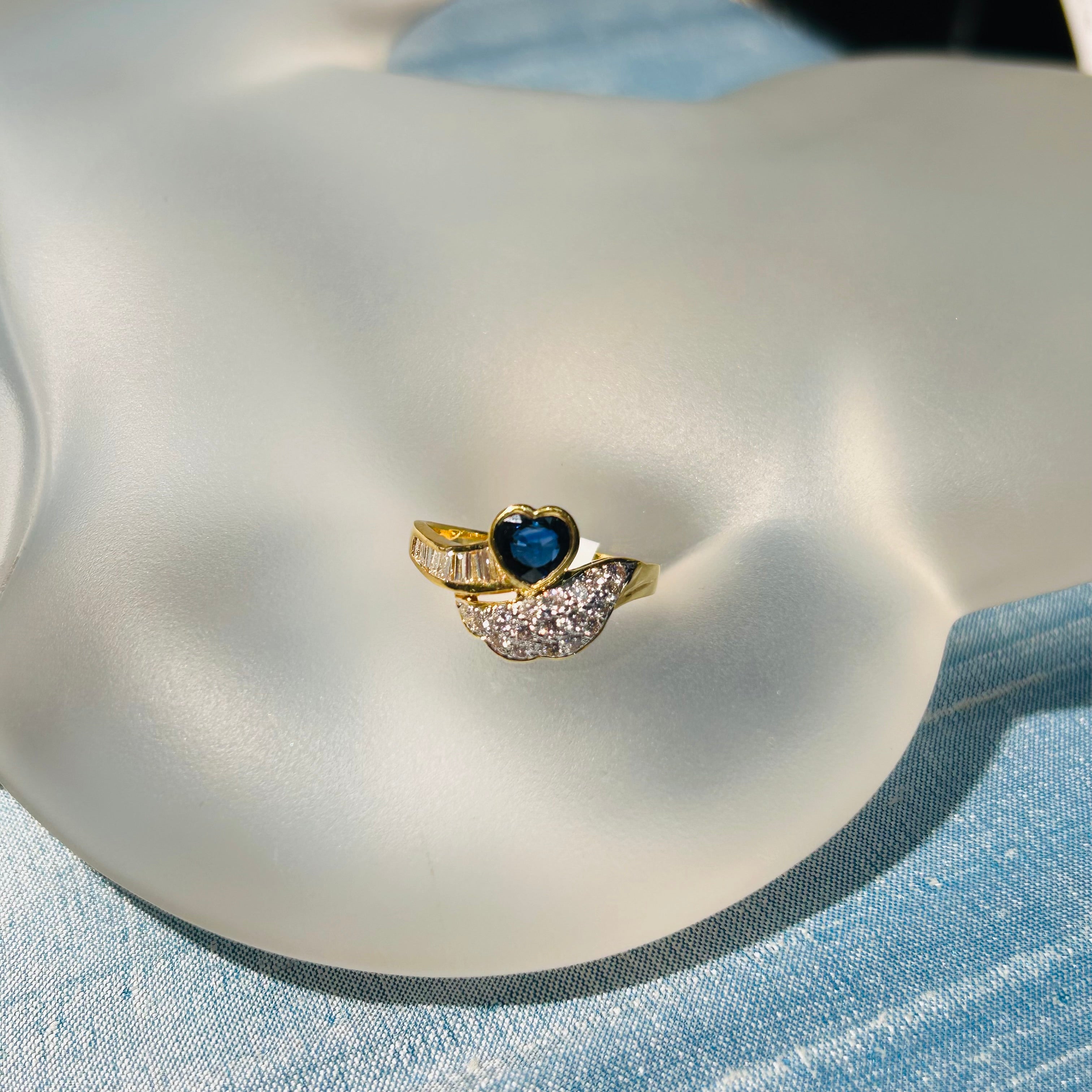 18K Yellow Gold Natural Diamond And Natural Blue Sapphire Size 6.5