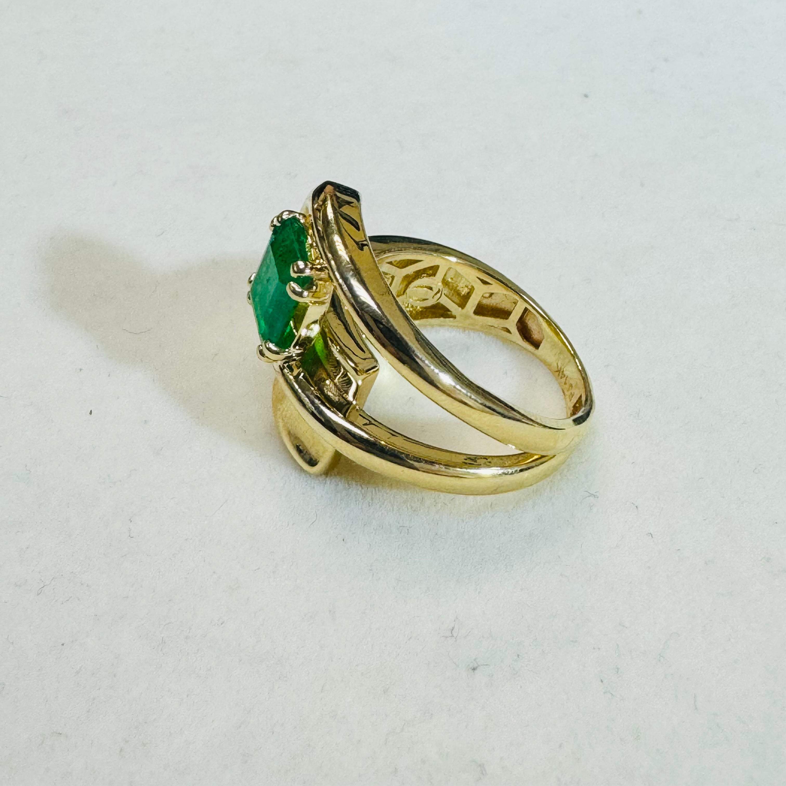 14k Yellow Gold Wide Emerald Wrap Ring Size 7.25