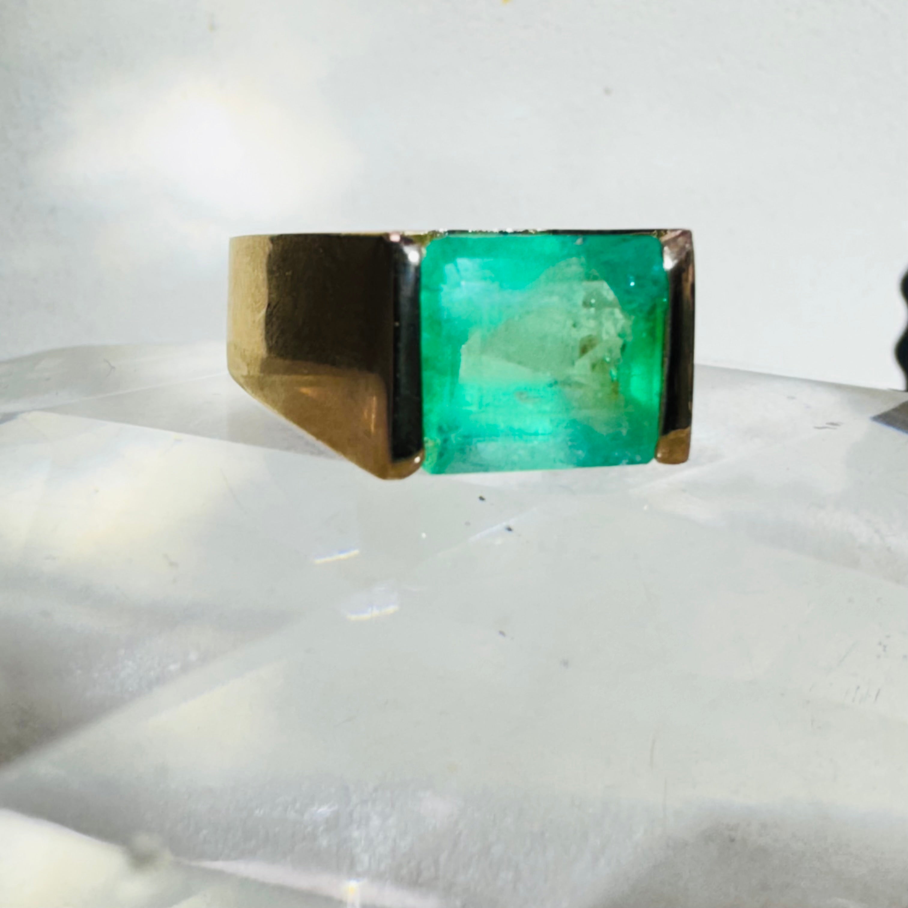 Solid 18K Yellow Gold Emerald Ring Size 6.25