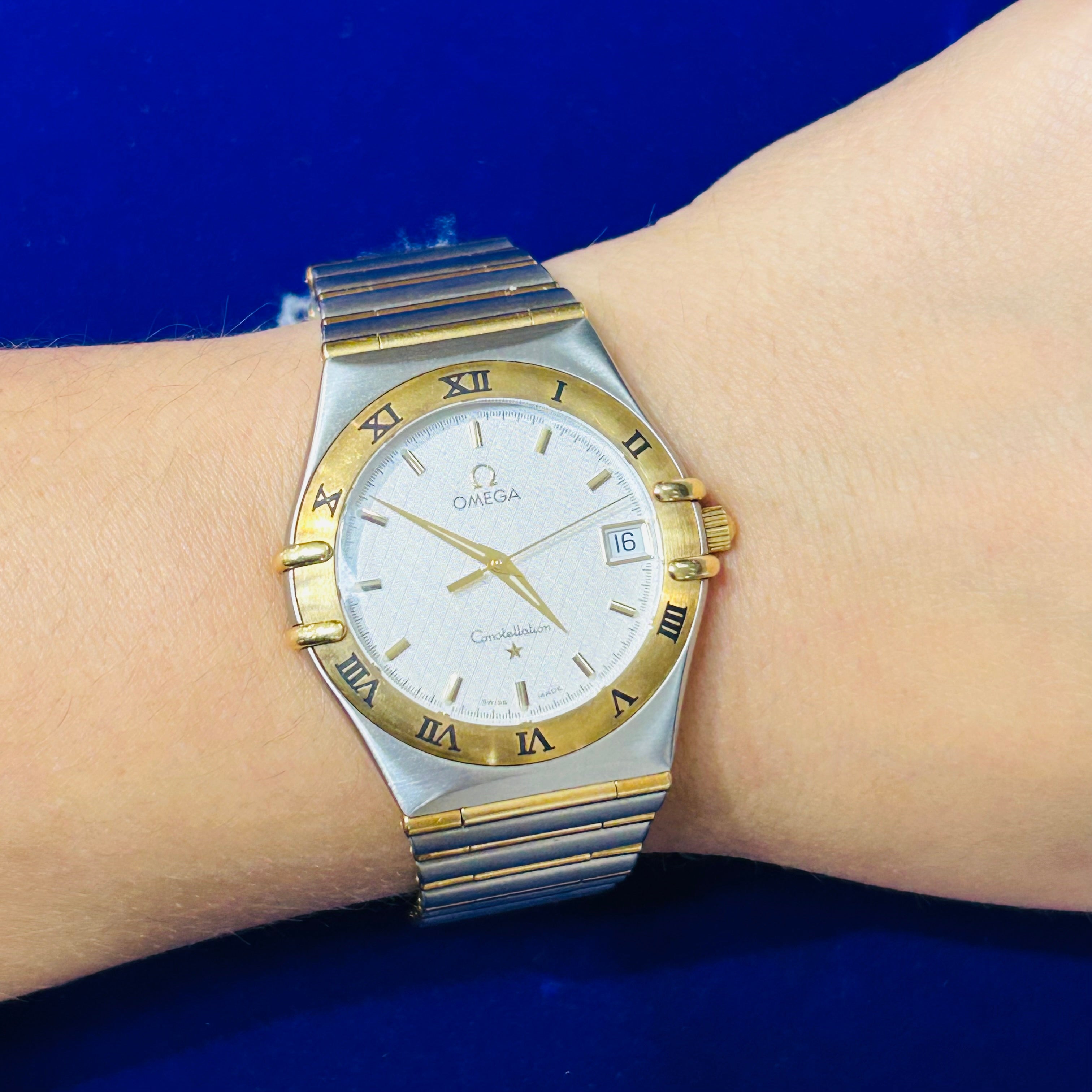 Omega Constellation Quartz  18k Yellow Gold Steel 33mm Quartz 6.5"