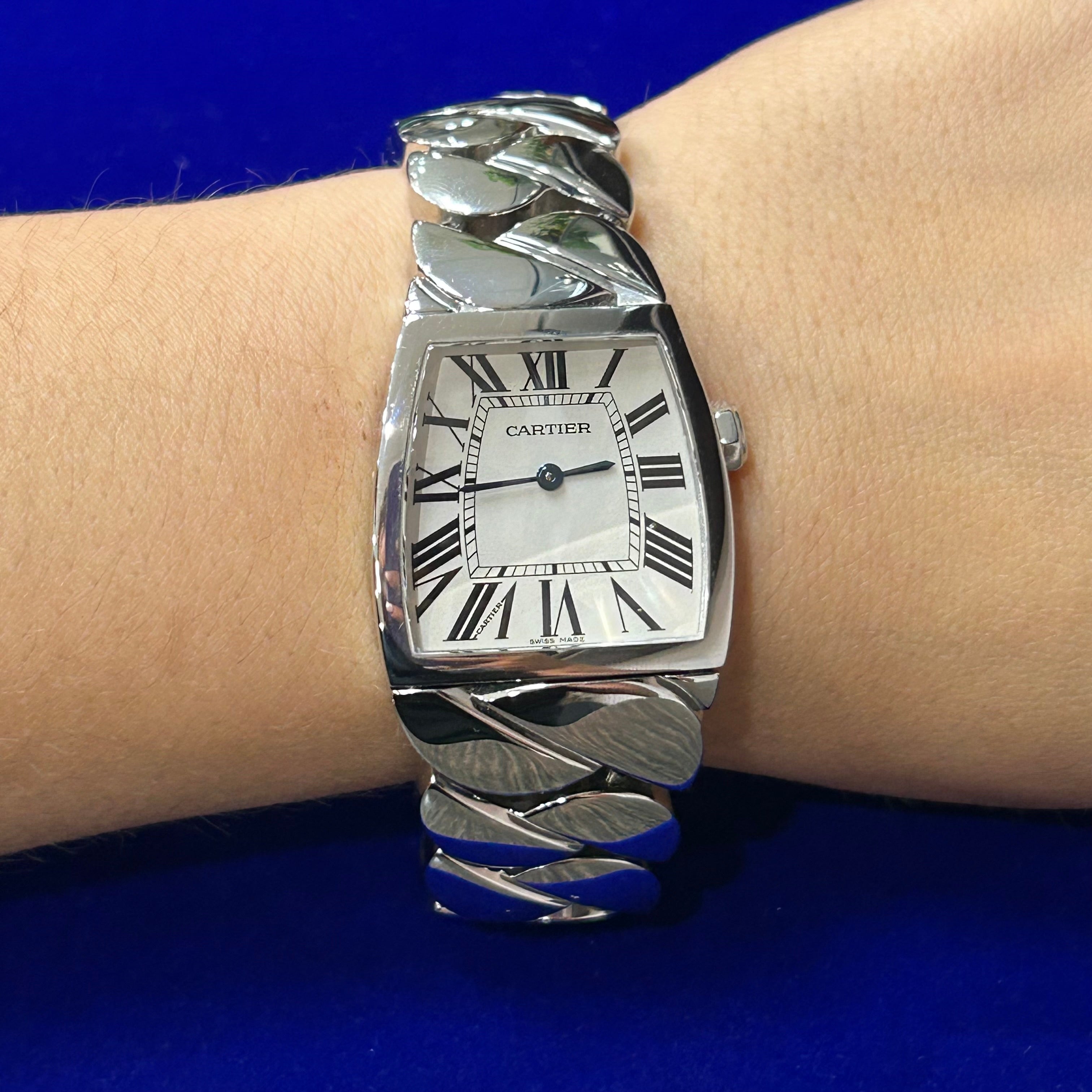 Cartier La Dona Large 28MM Stainless Steel Quartz Ladies Watch 7"