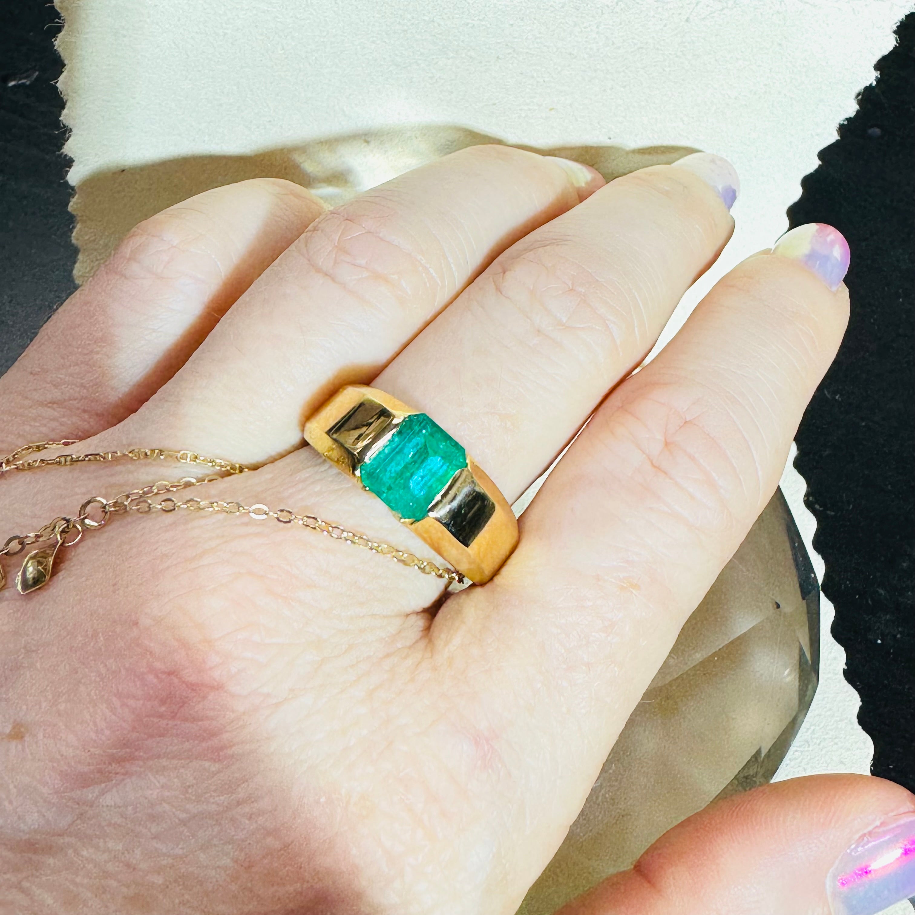 Solid 18K Yellow Gold Emerald Ring Size 8.25