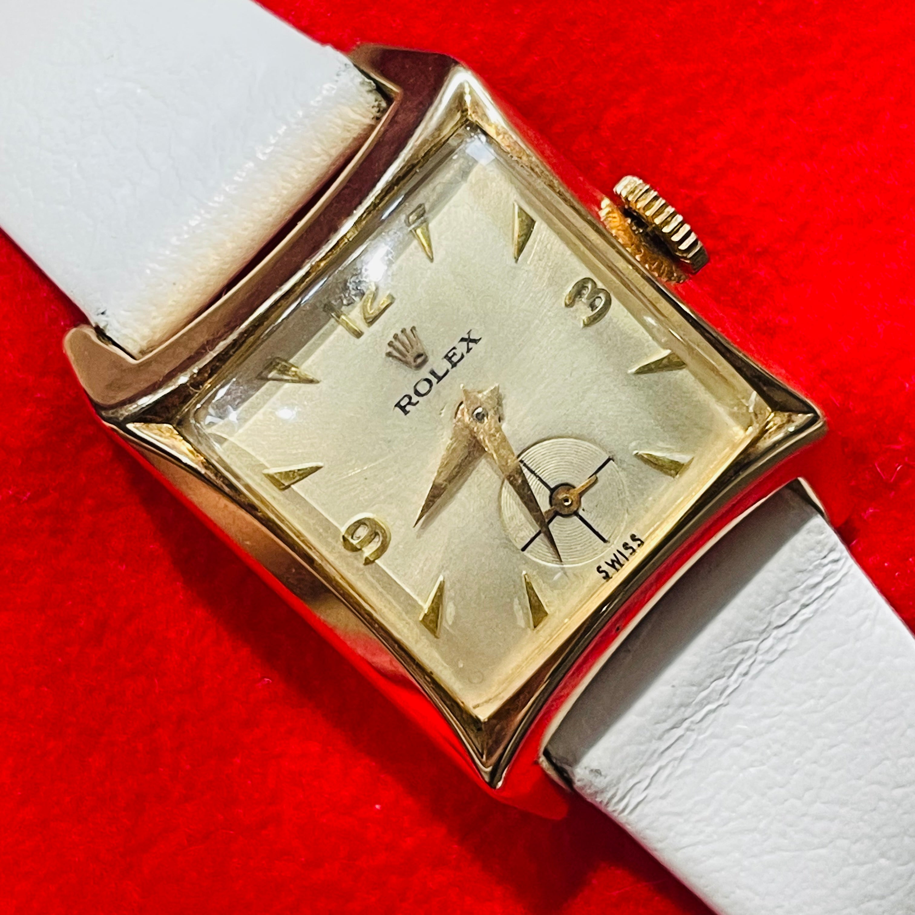 23MM 18K Yellow Gold Ladies Vintage Rolex Wristwatch with Leather Strap