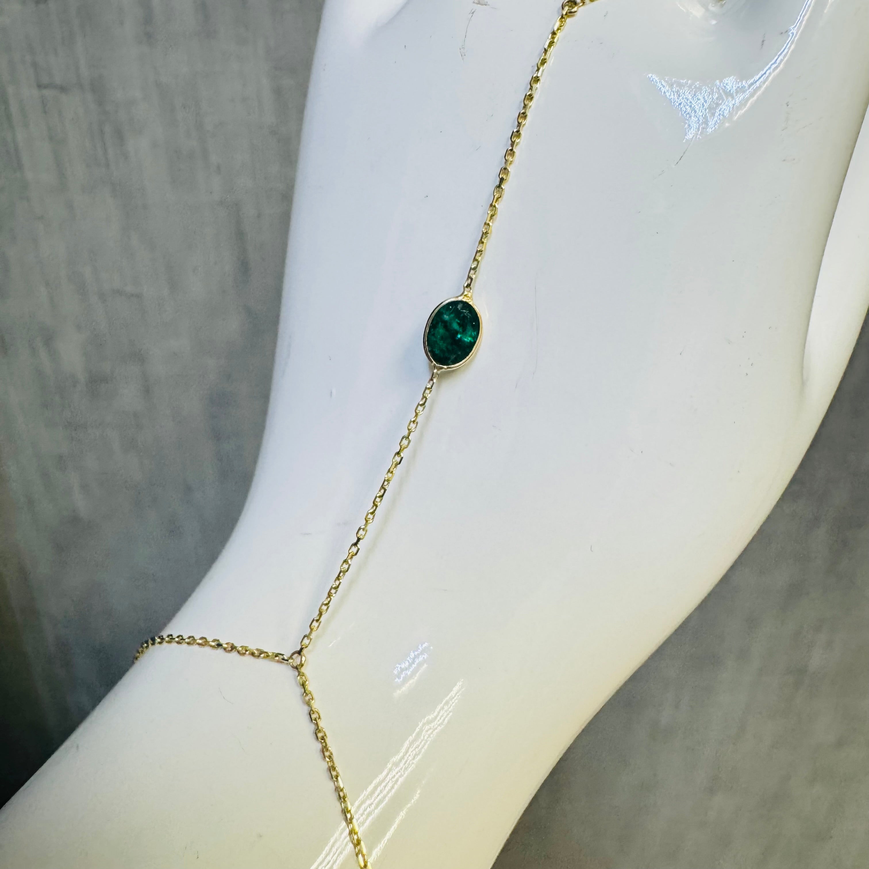 14k Yellow Gold Colombian Emerald Oval Handchain