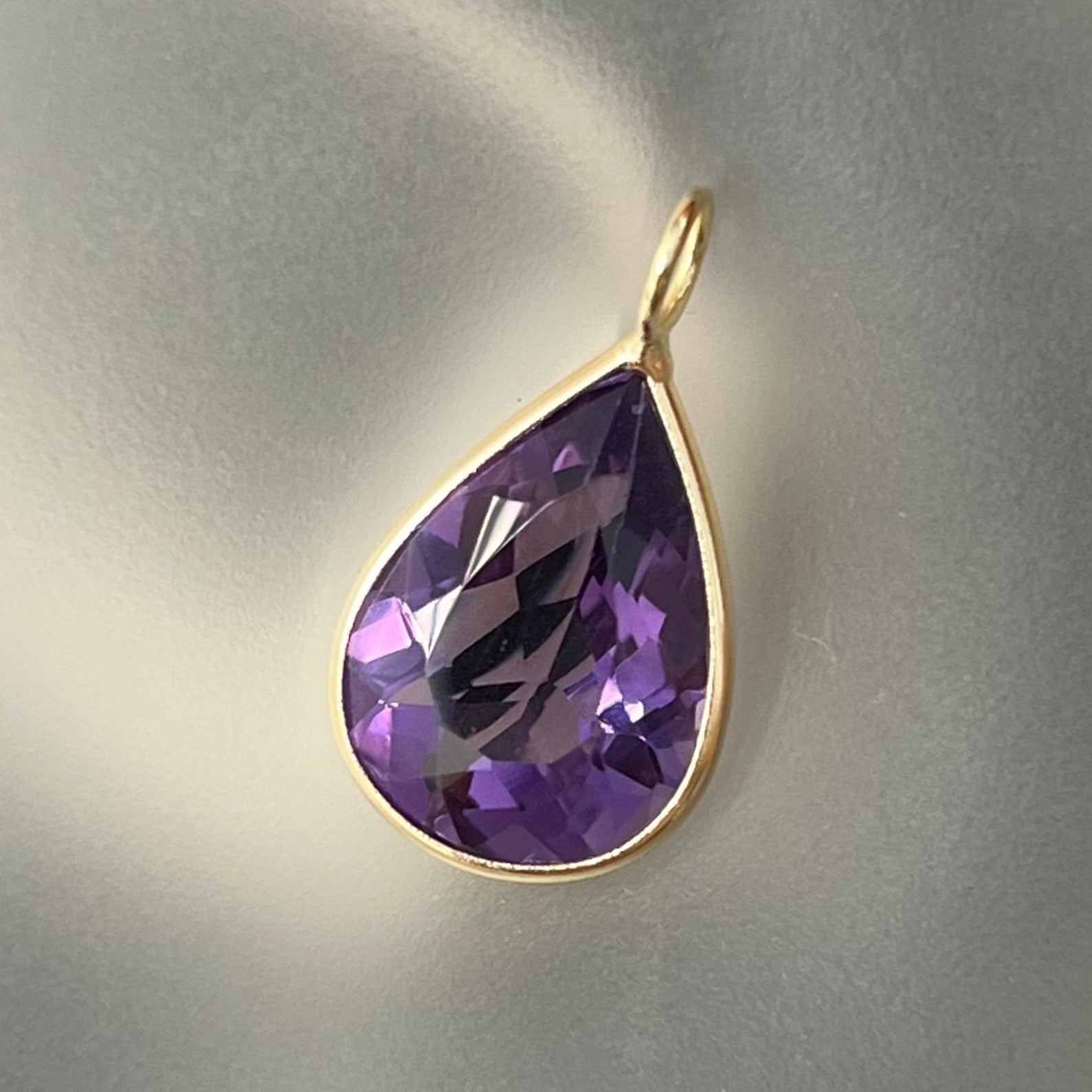 6.5CT Natural Pear Amethyst 14K Yellow Gold Pendant Charm