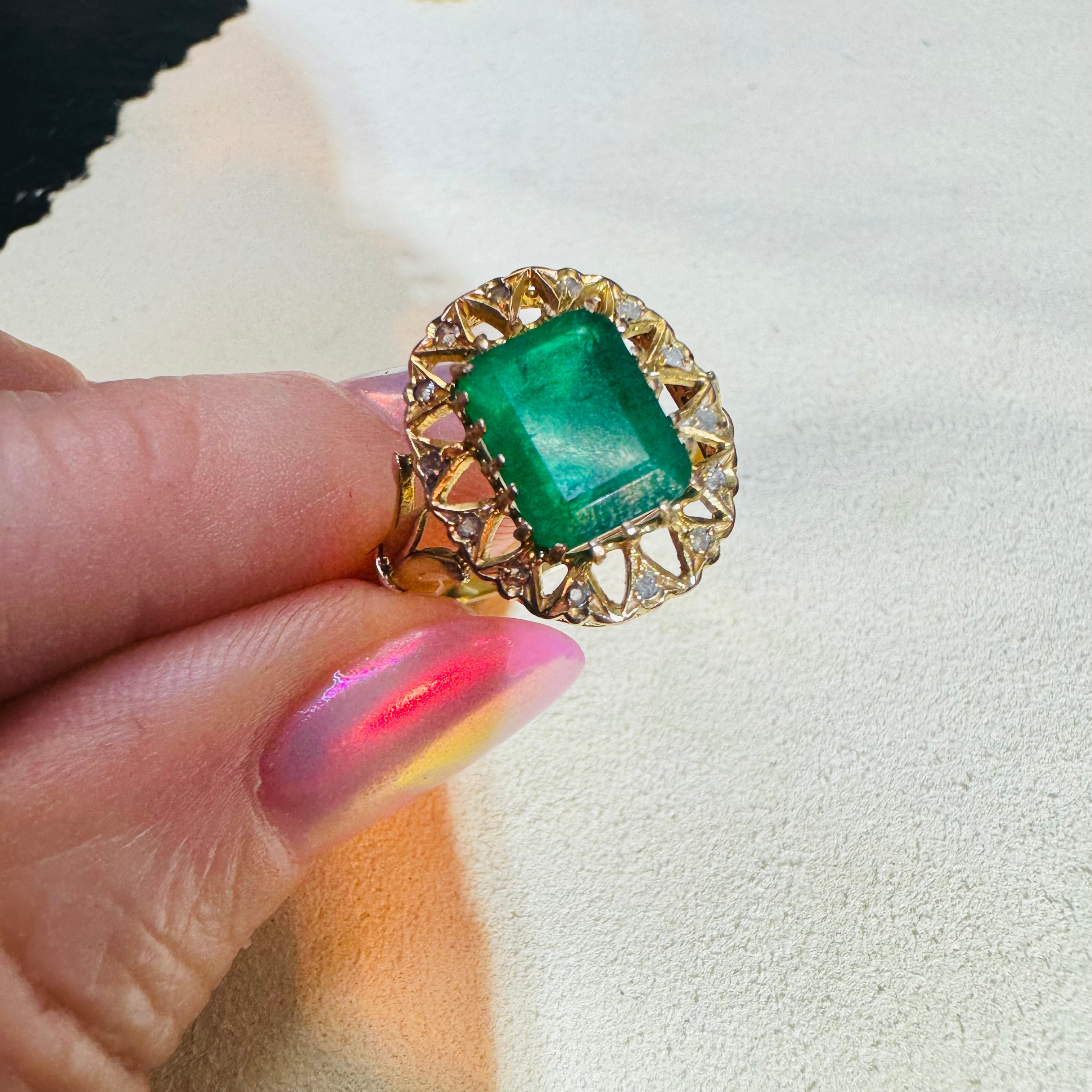 Solid 18K Yellow Gold Emerald and Rose Diamond Ring Size 7.5