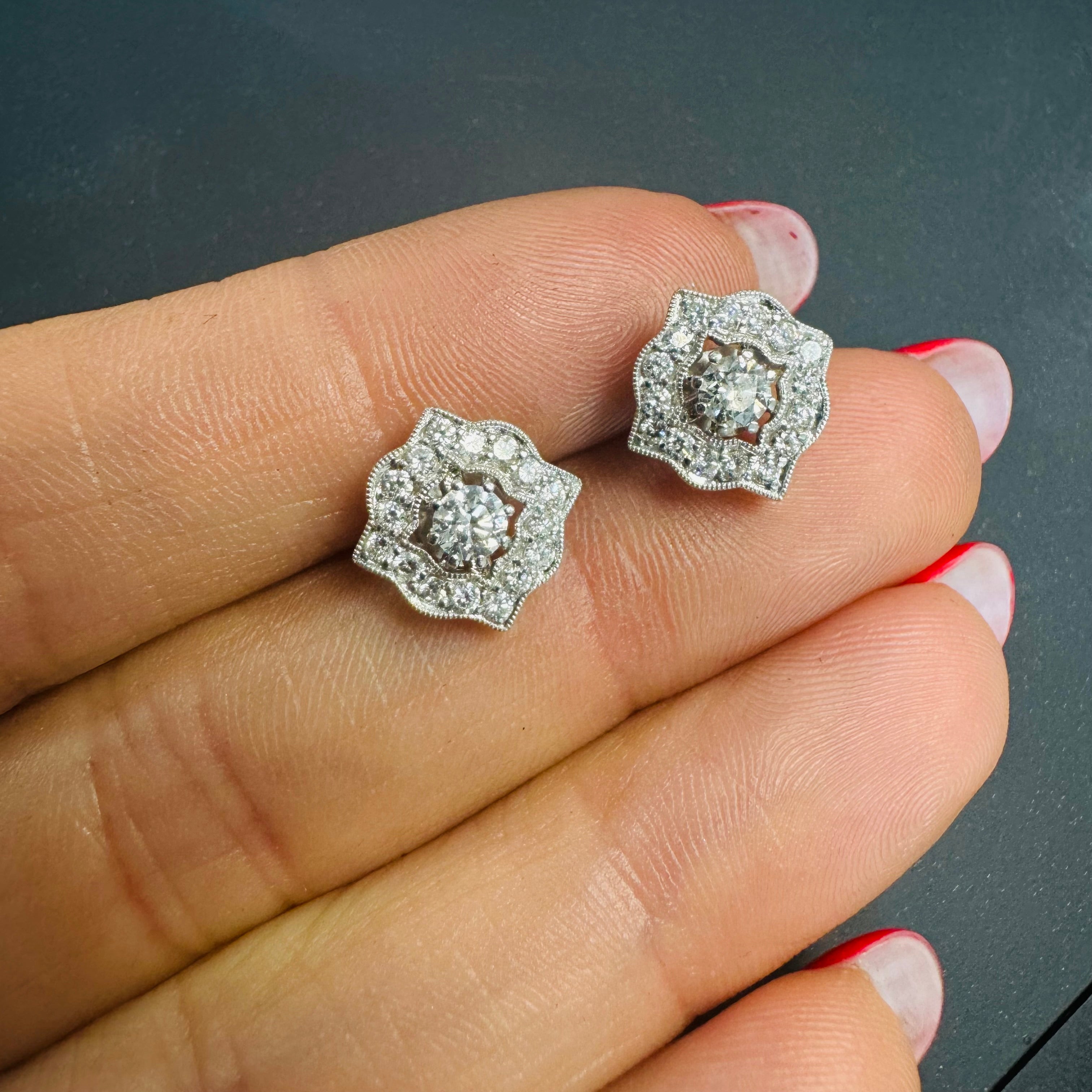 18K White Gold and VS Diamond Earrings