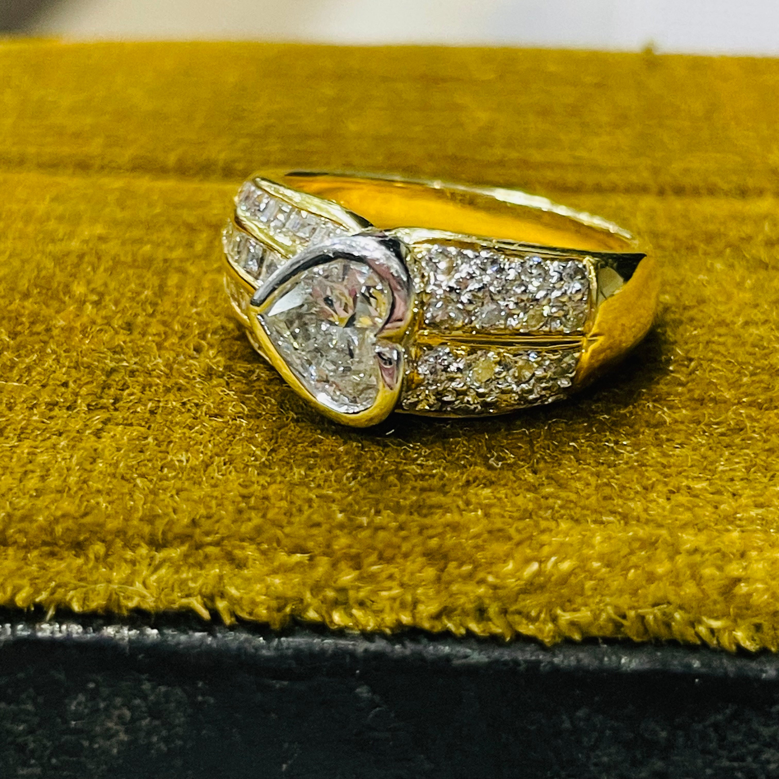 18K Yellow Gold Diamond Heart Ring