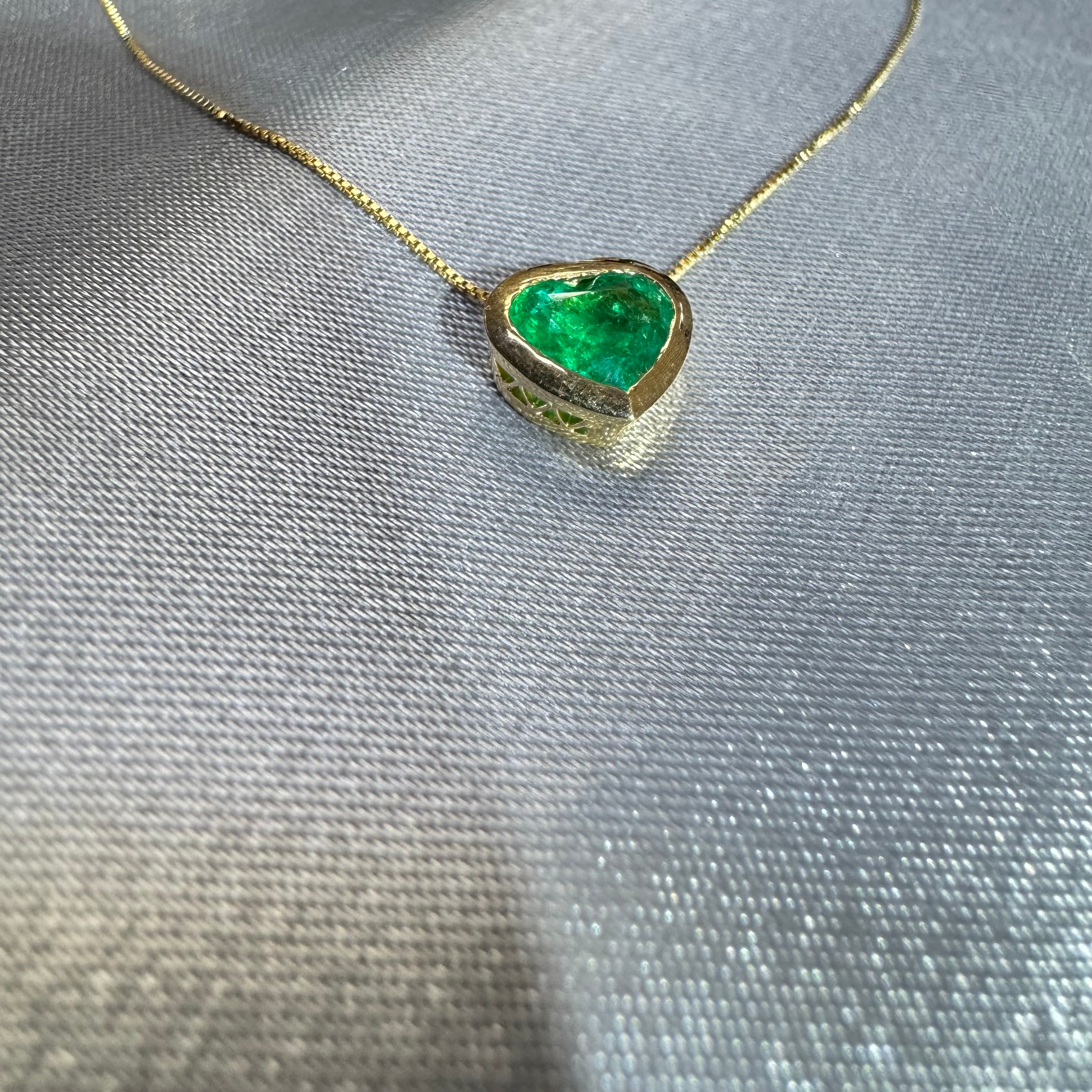 18K Gold Bezel Set Colombian Emerald Necklace