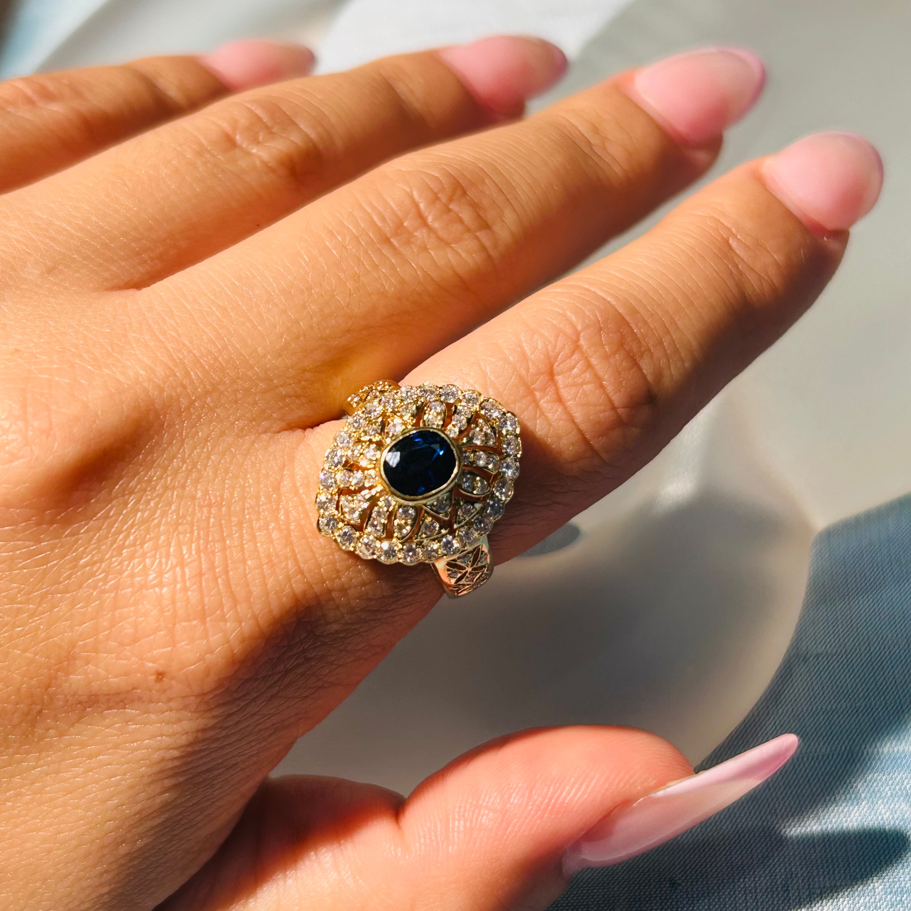 18K Yellow Gold Natural Diamond And Natural Blue Sapphire Size 6.5