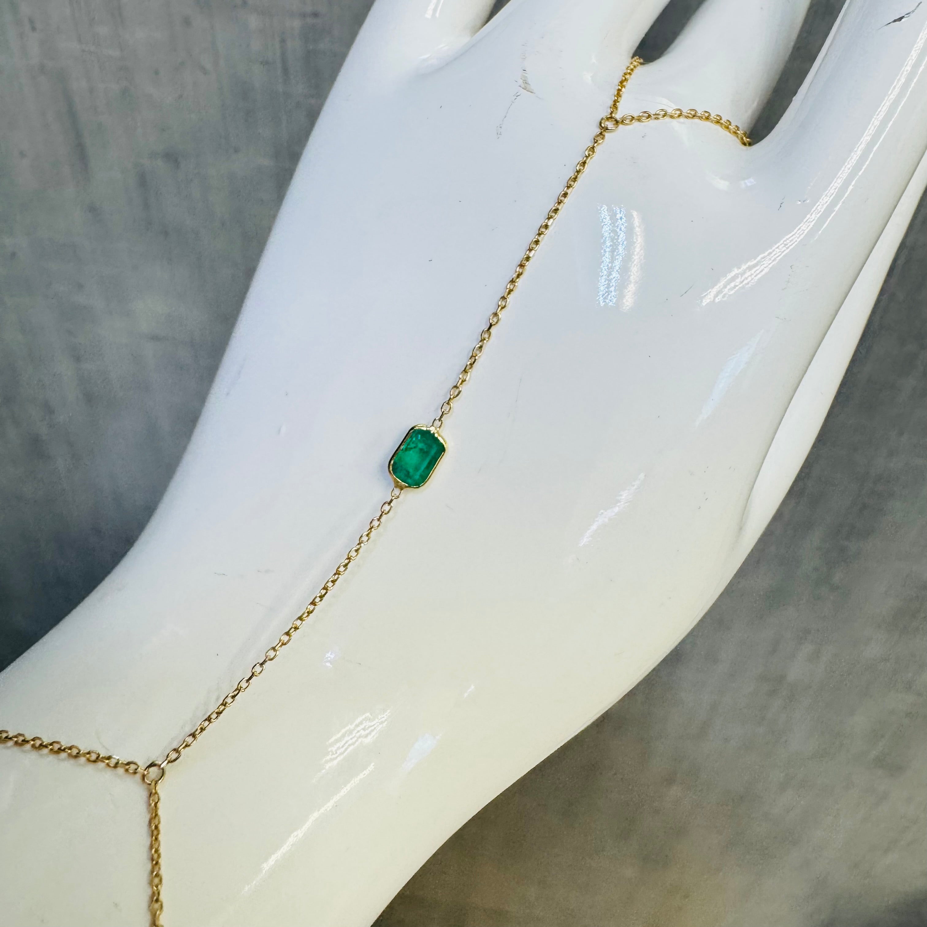 14k Yellow Gold Colombian Emerald Handchain
