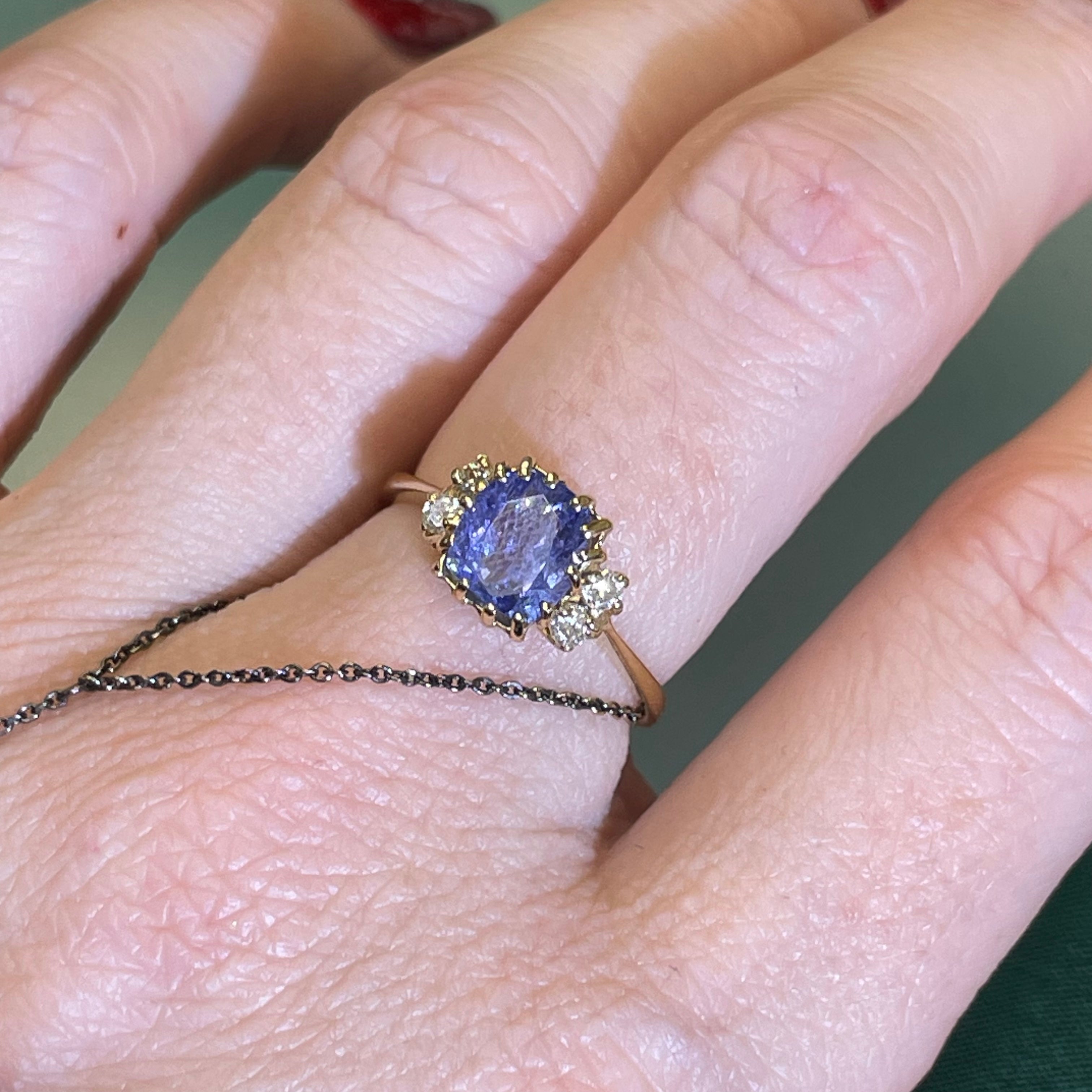 Cushion Cut Tanzanite and Diamond 14K Yellow Gold Ring Size 5.75