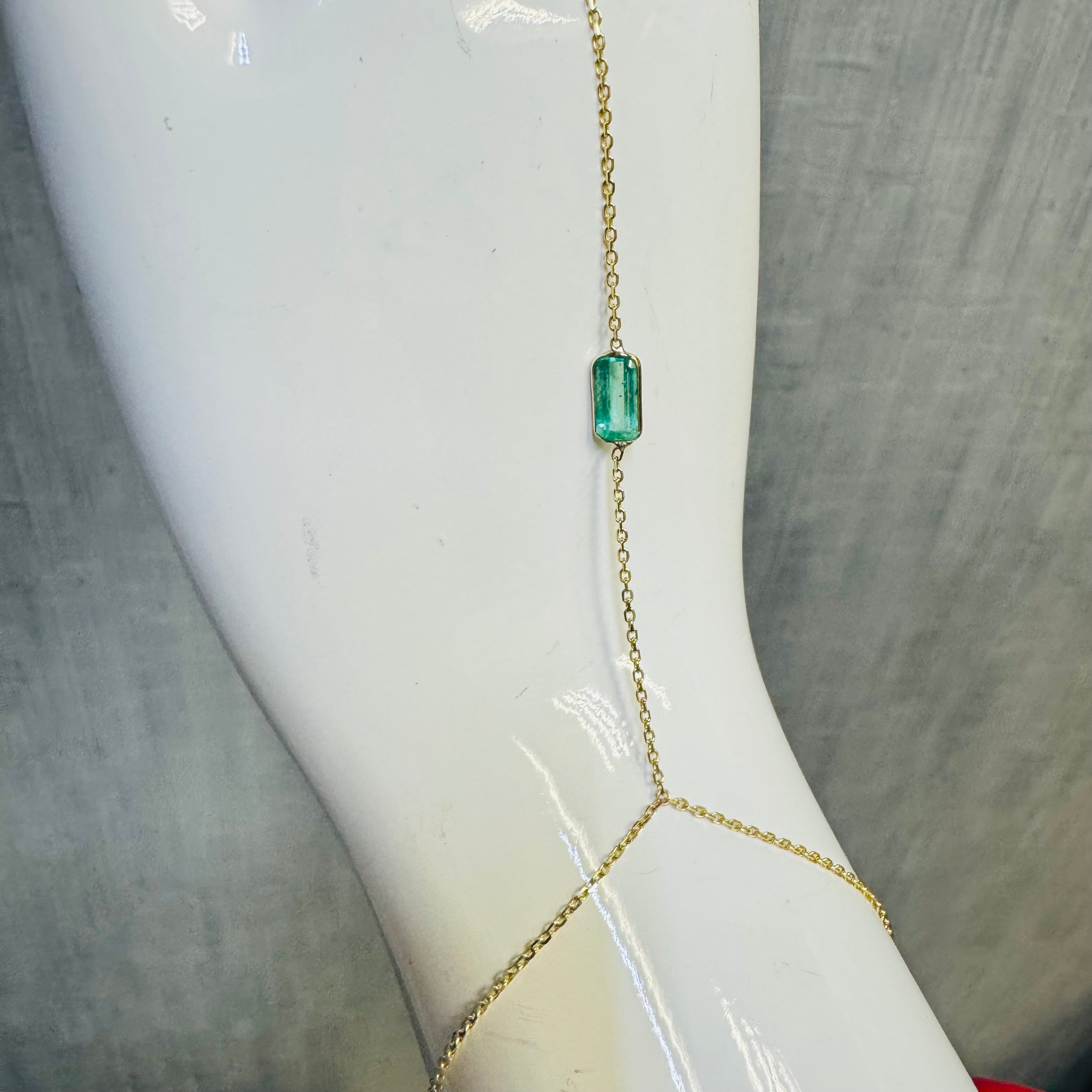 14k Yellow Gold Colombian Emerald Handchain