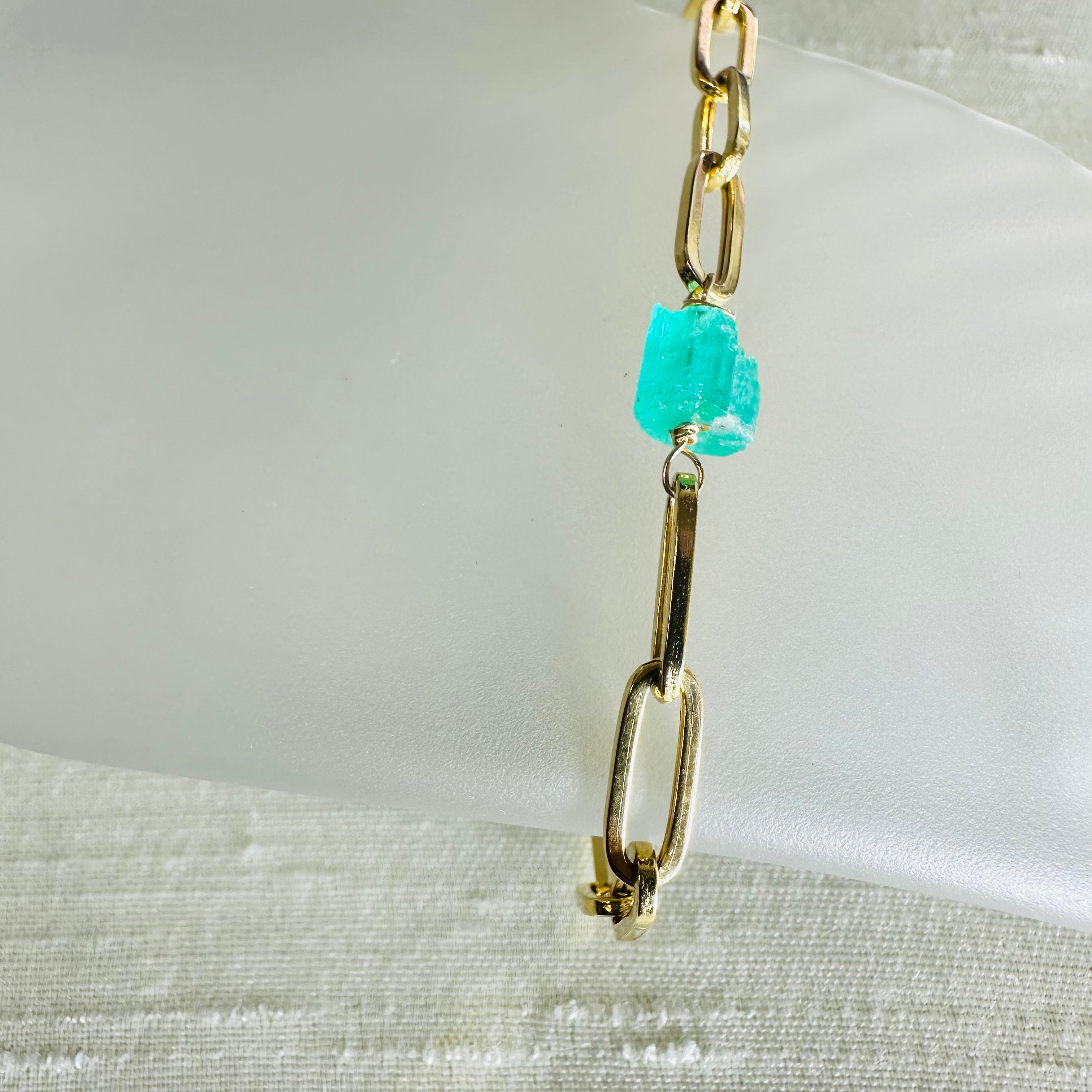 14K Yellow Gold Paper Clip With Emerald In The Center