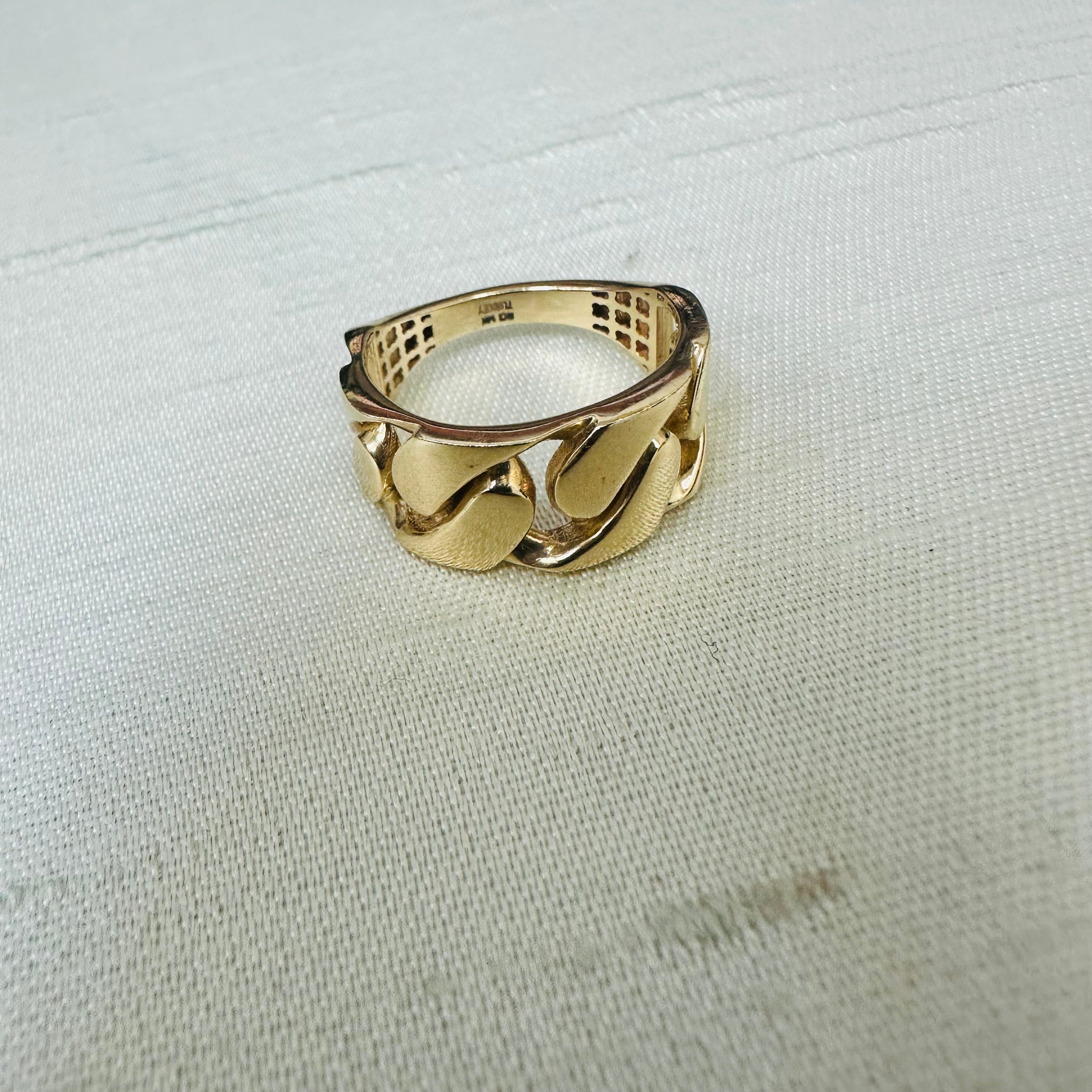 14K Yellow Gold curb Link Ring