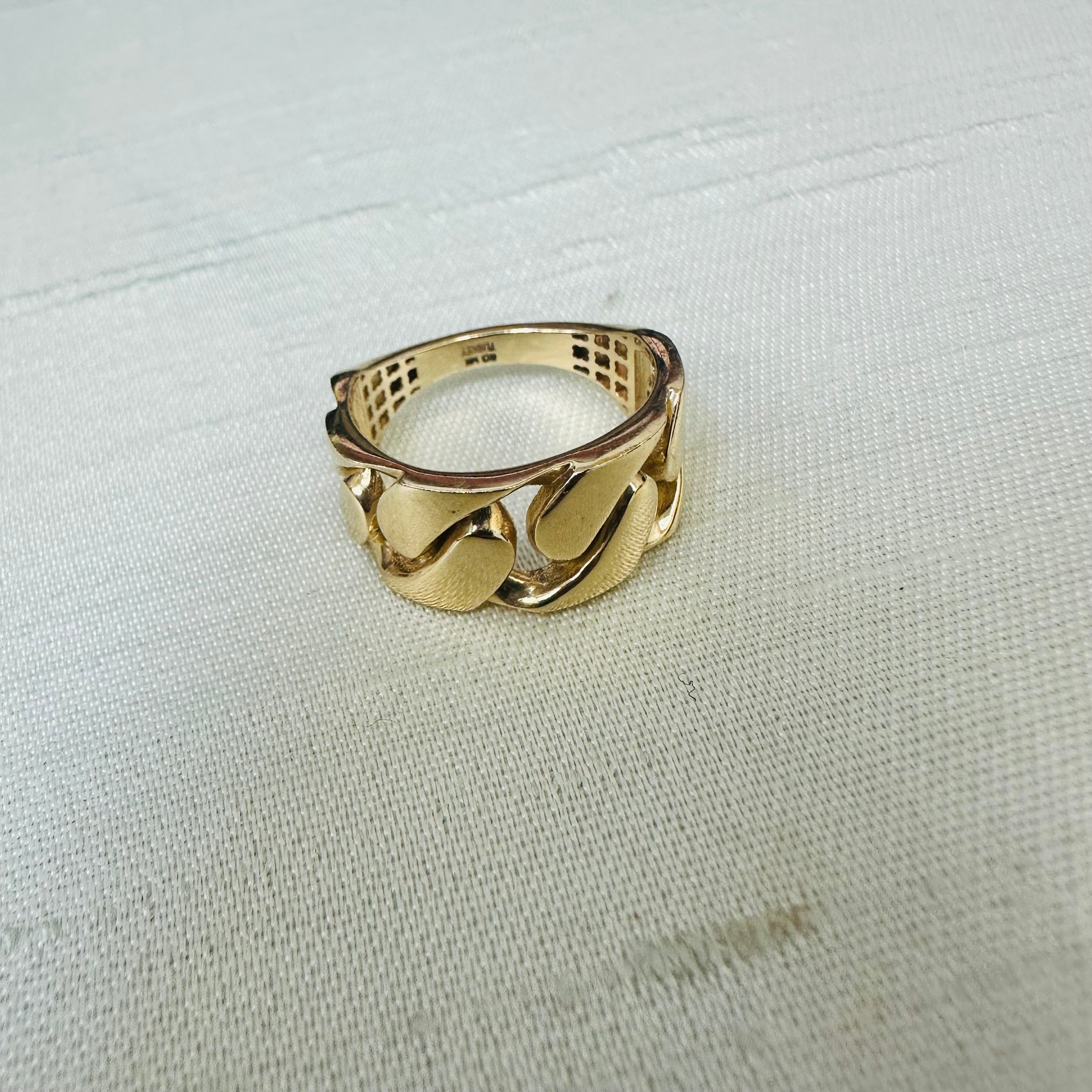 14K Yellow Gold curb Link Ring