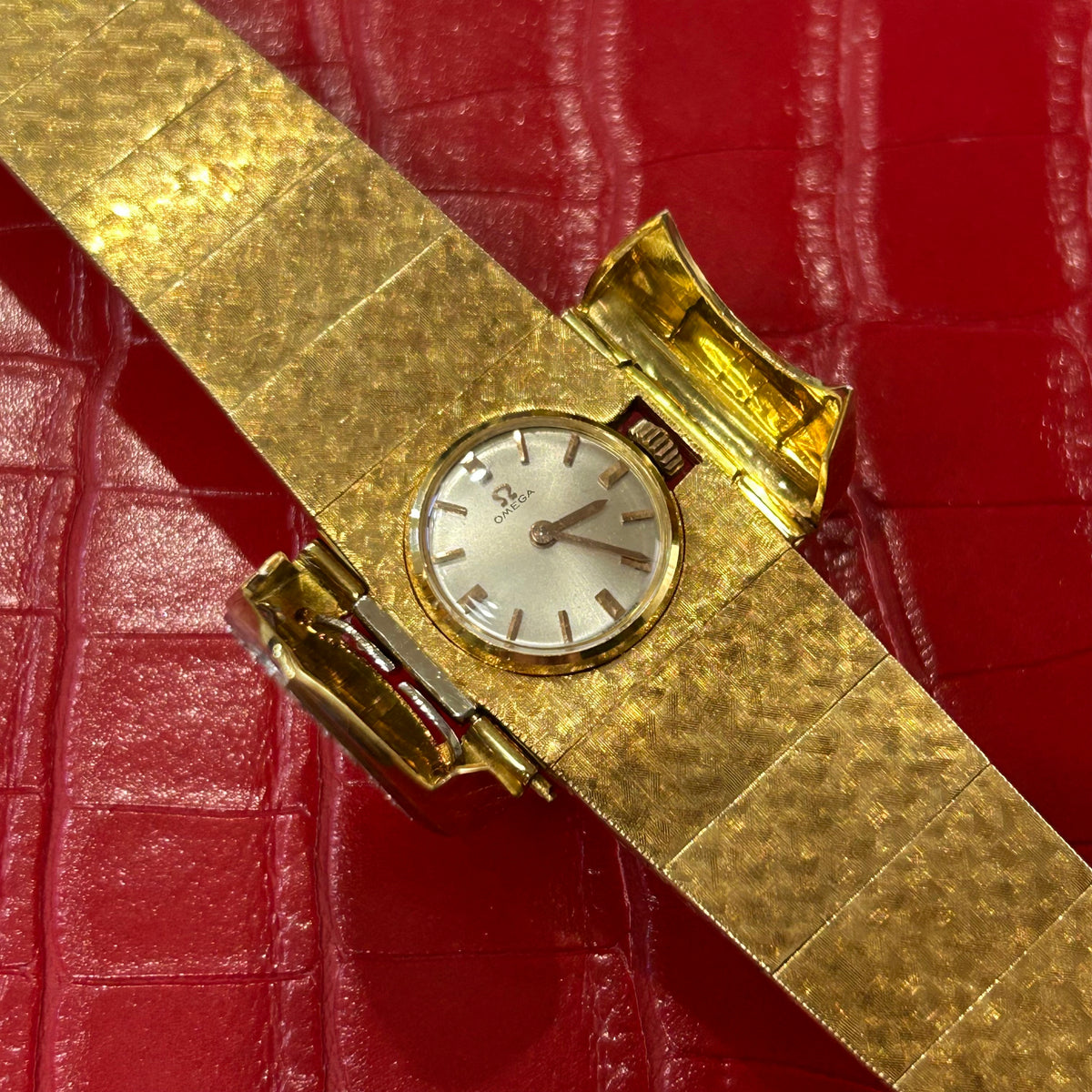 Vintage Omega Hidden Dial Watch | 24.5mm | 18k Yellow Gold