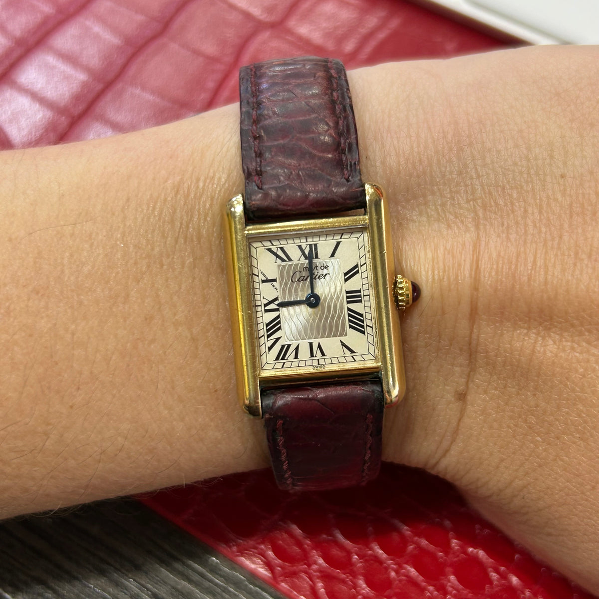 Vintage Cartier Must De Tank Vermeil | 20.5 mm | Burgundy Leather Strap Watch