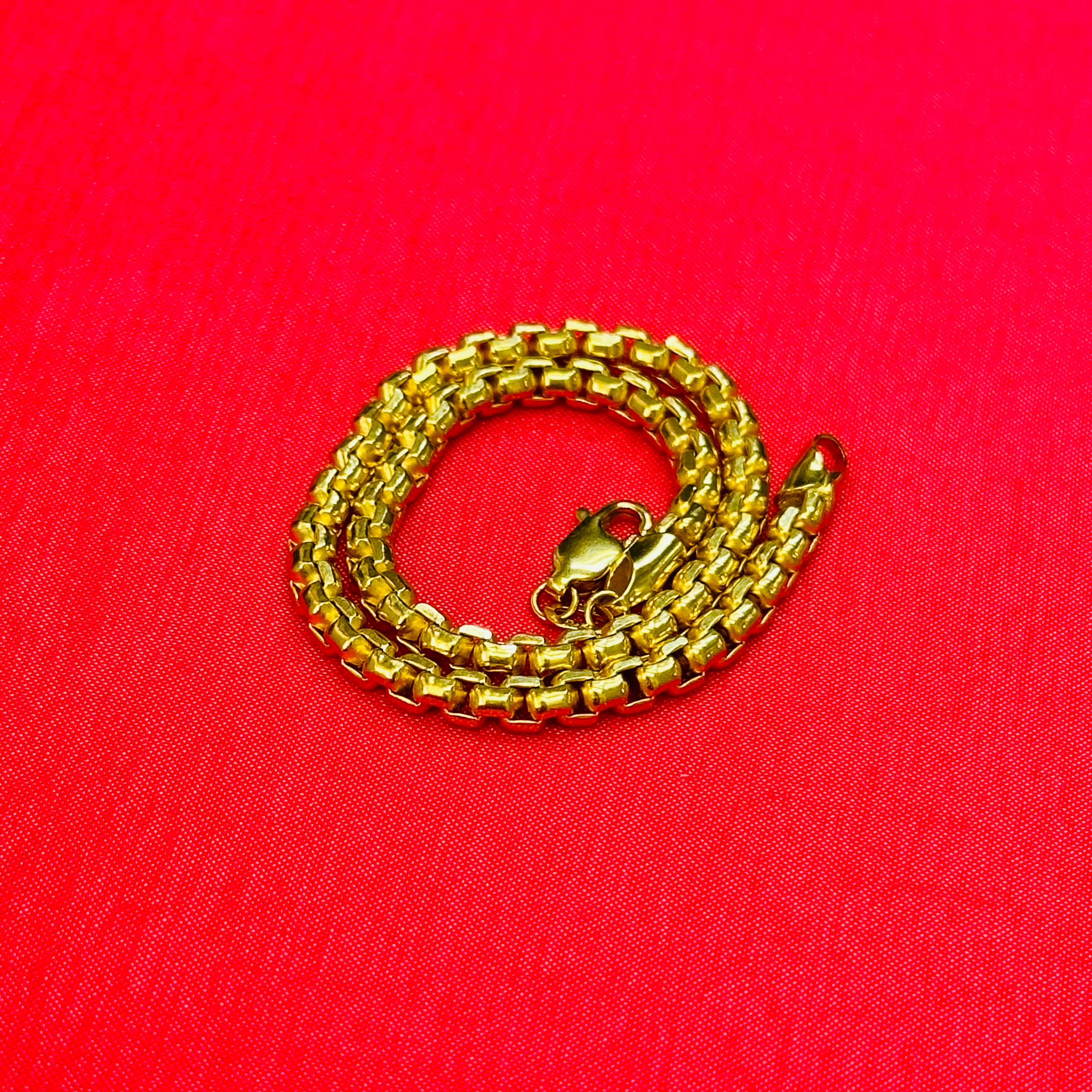 8.5” 10K Yellow Gold Rounded Barrel Bracelet