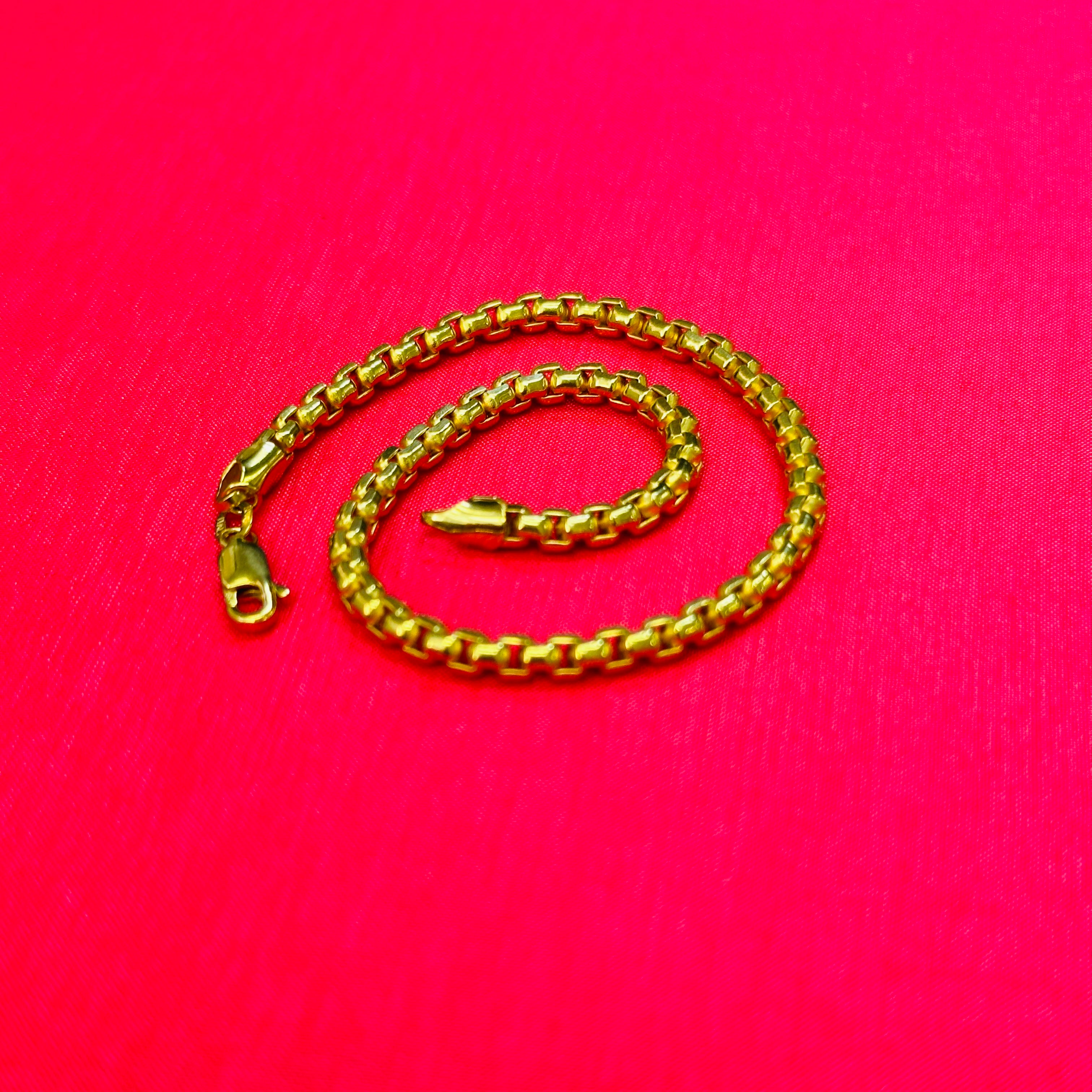 8.5” 10K Yellow Gold Rounded Barrel Bracelet