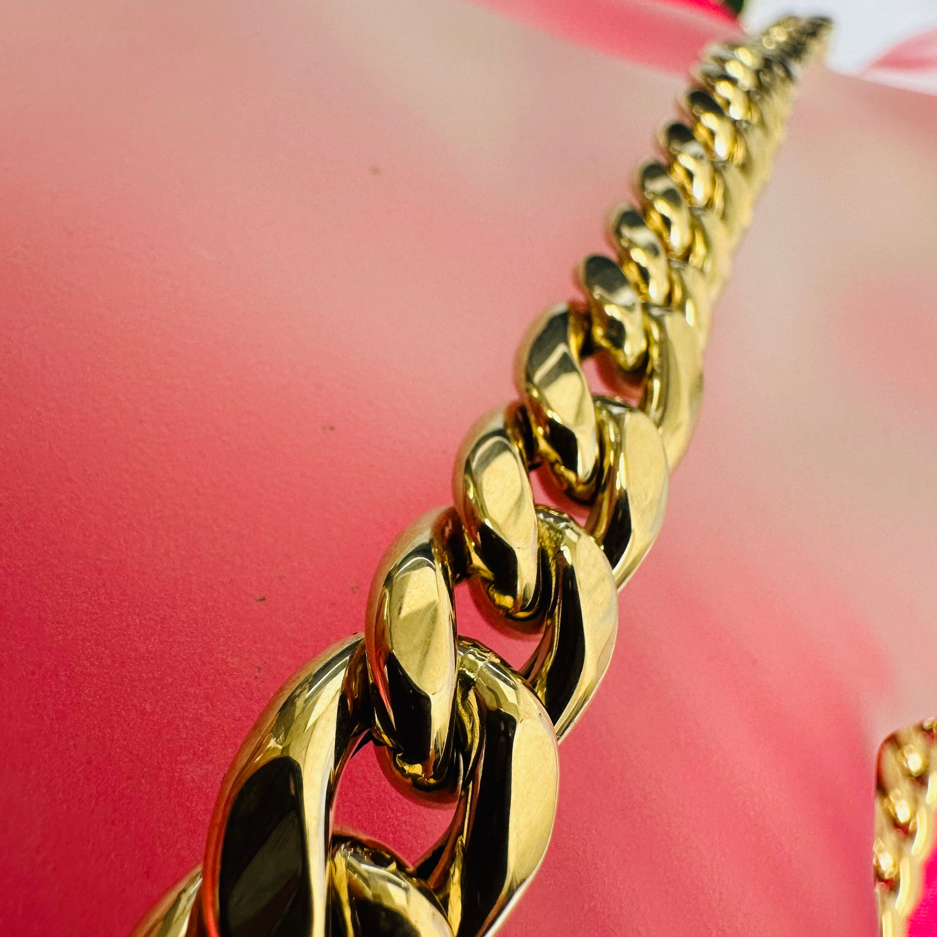 17” 14K Graduated Cuban Link Necklace