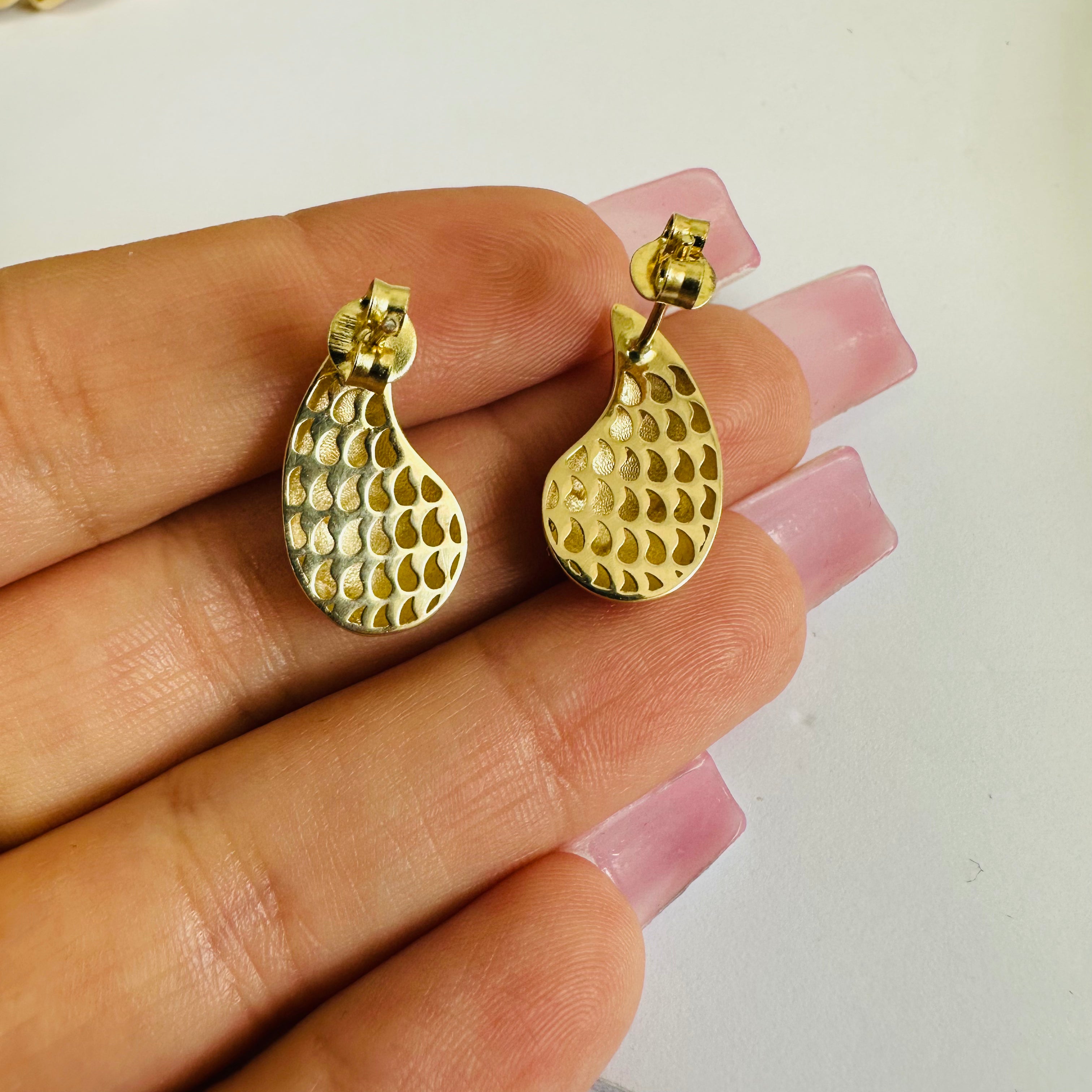 10K Yellow Gold Tear Drop Earrings Small