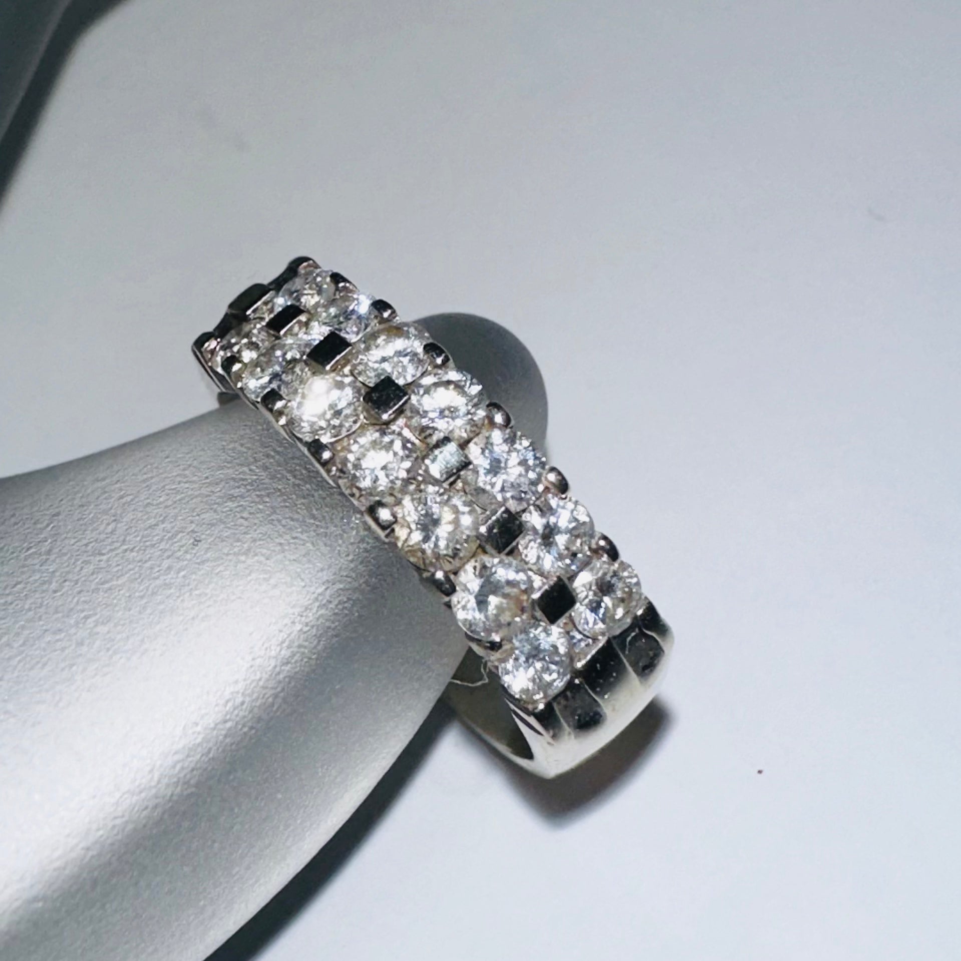 14K White Gold Diamond Band Ring Size 6.75