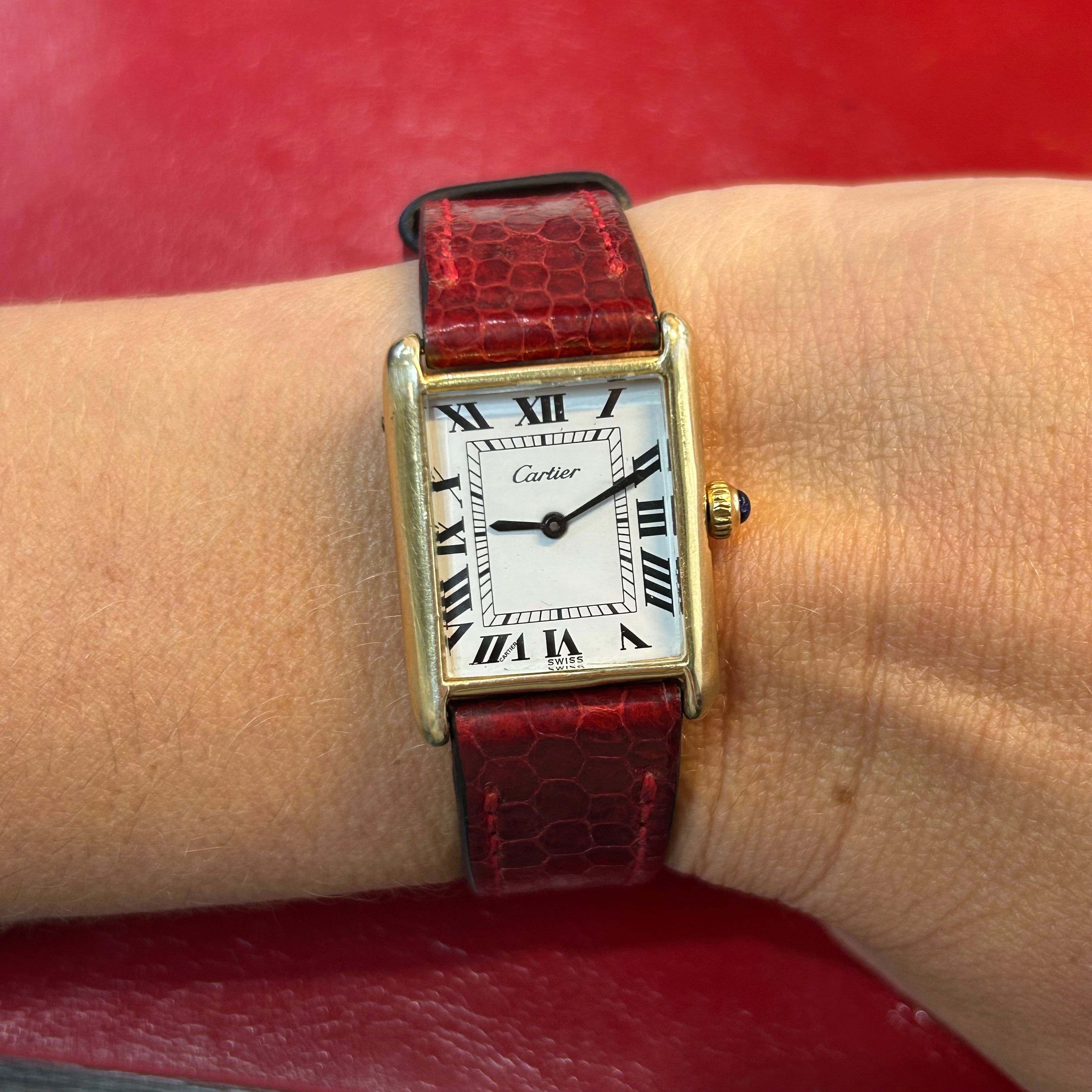 Vintage Must de Cartier Tank | 23mm | Red Leather Strap Watch